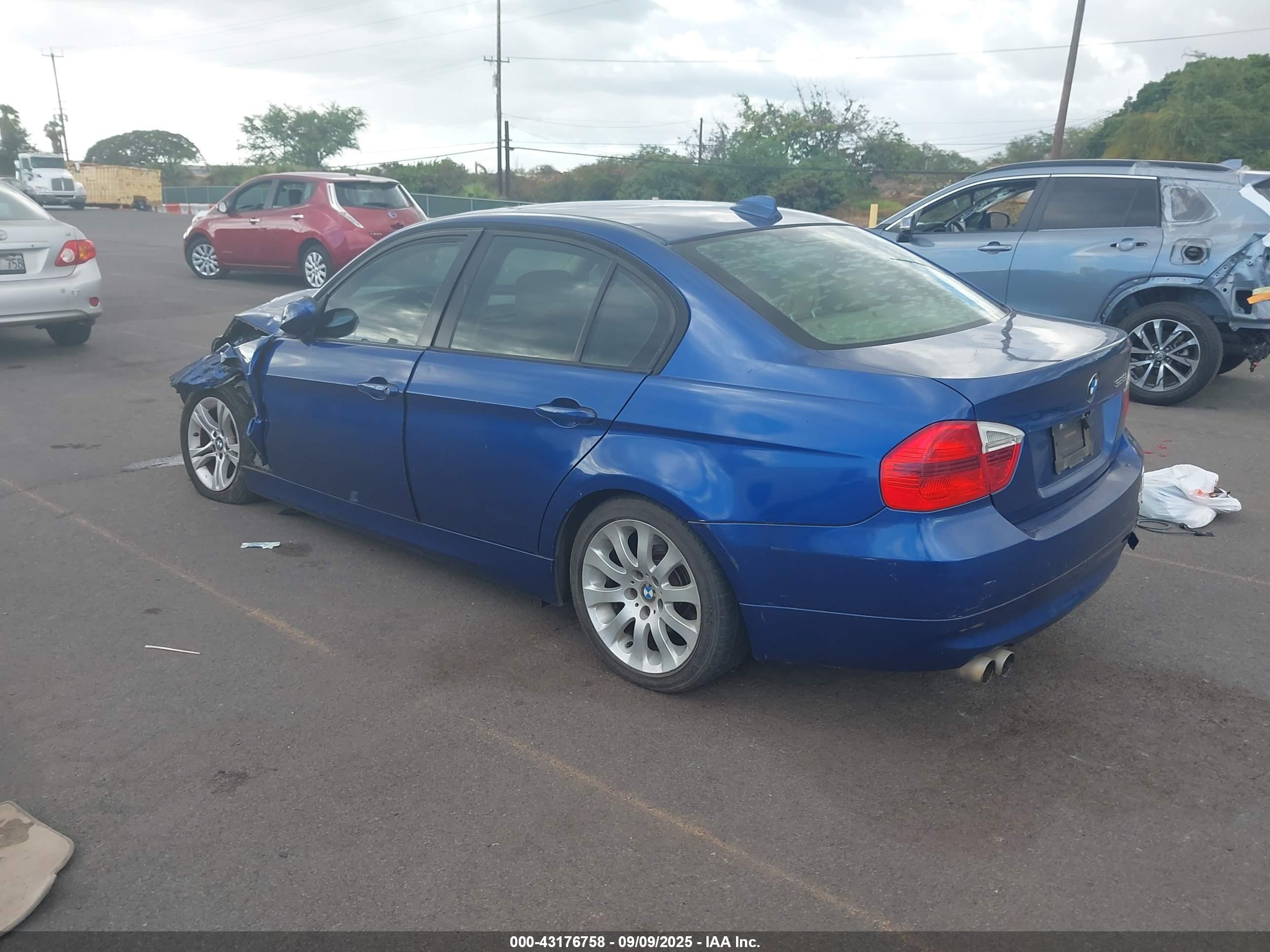 BMW 328I image 3