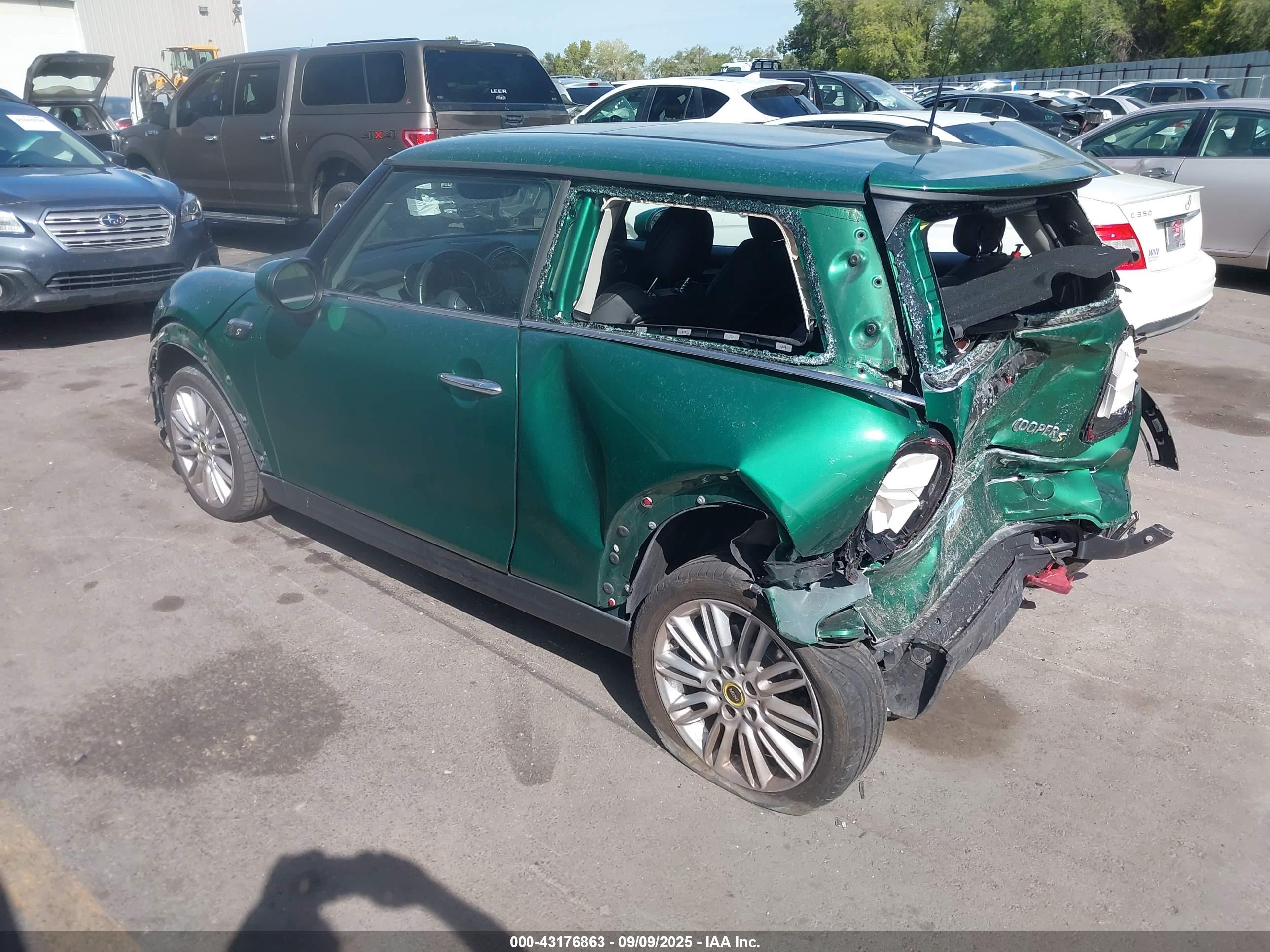 MINI SE image 3