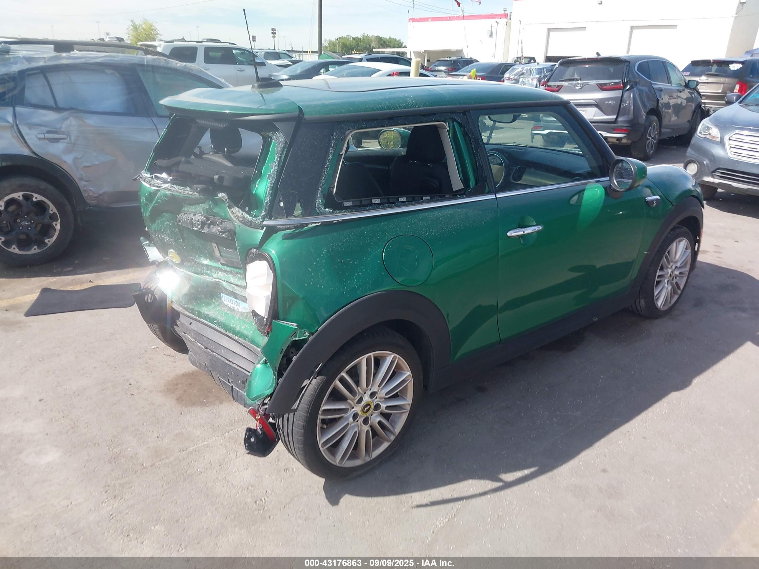 MINI SE image 4