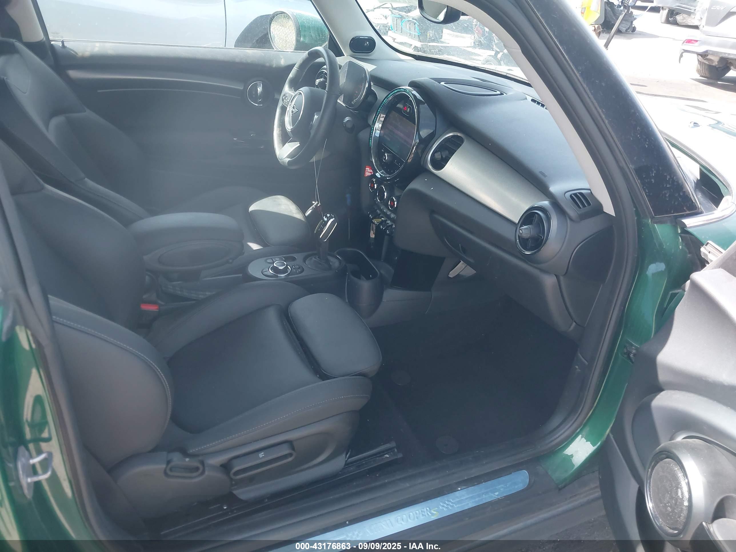 MINI SE image 5