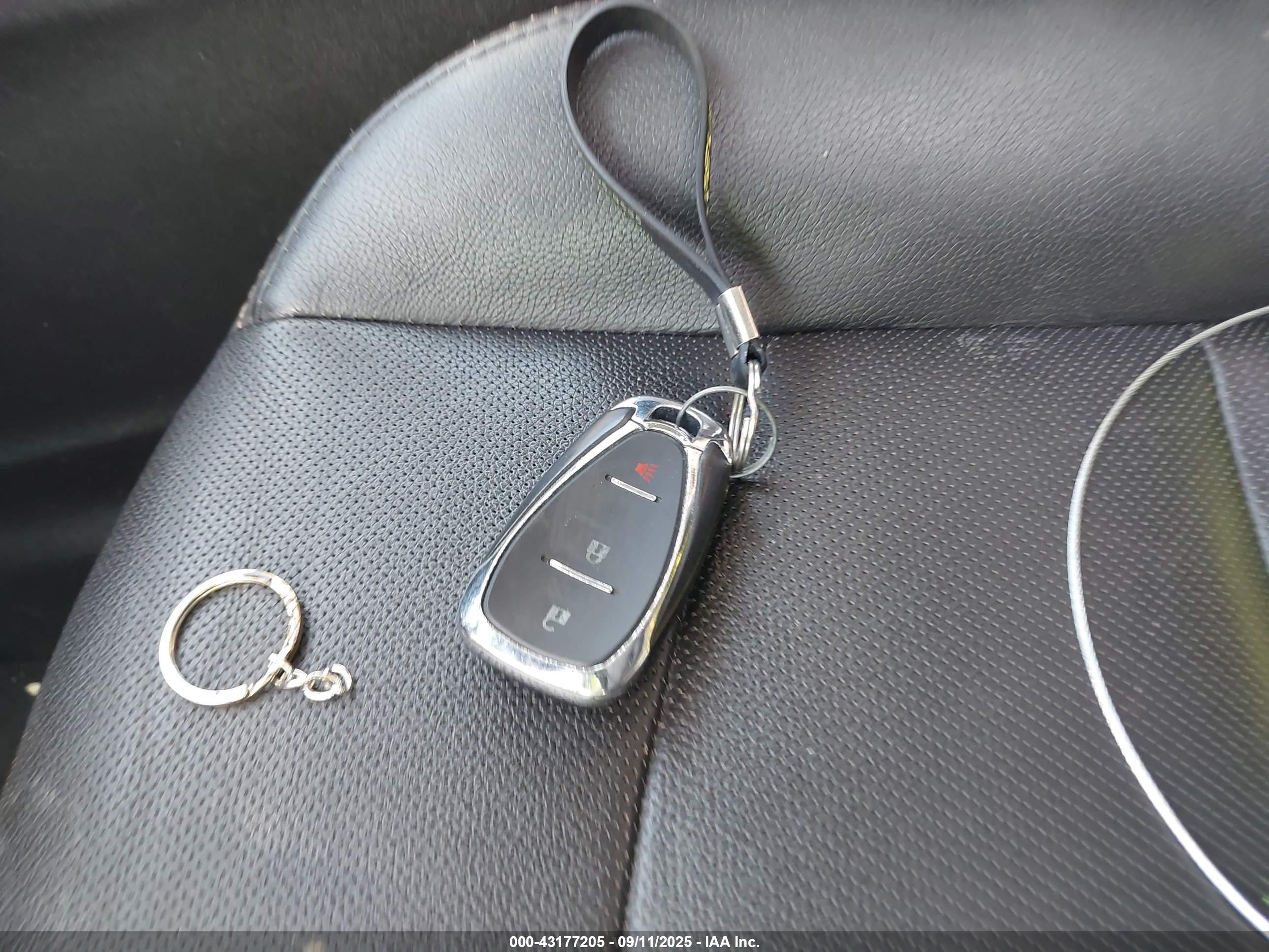 CHEVROLET EQUINOX image 11