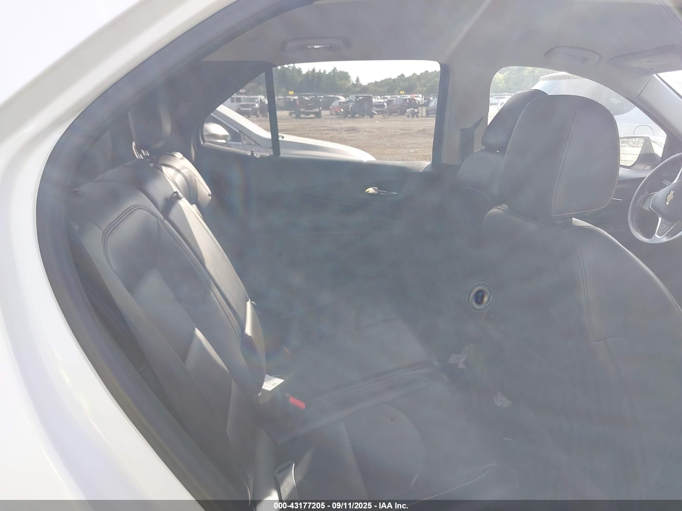 CHEVROLET EQUINOX image 8