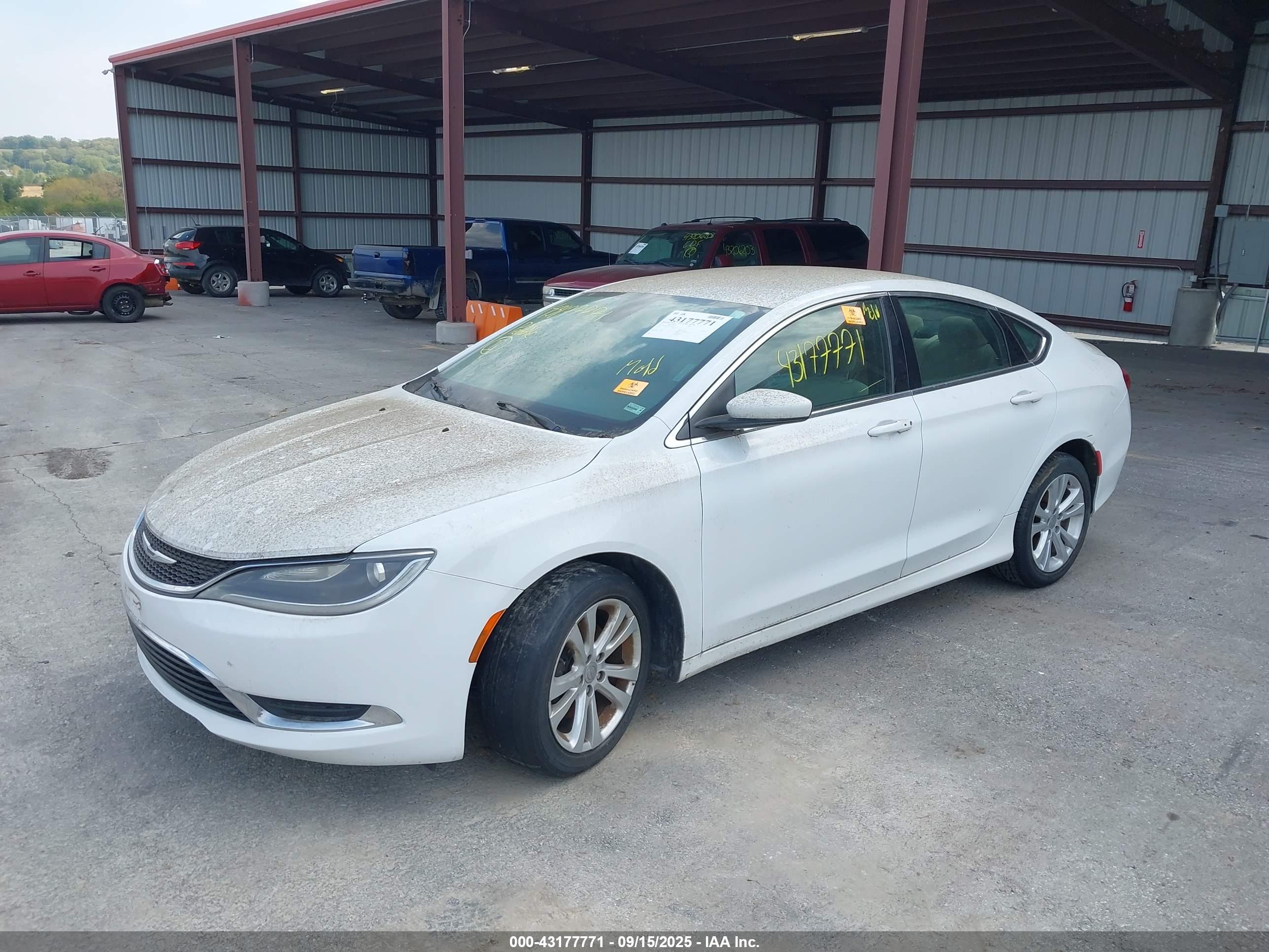 CHRYSLER 200 image 2