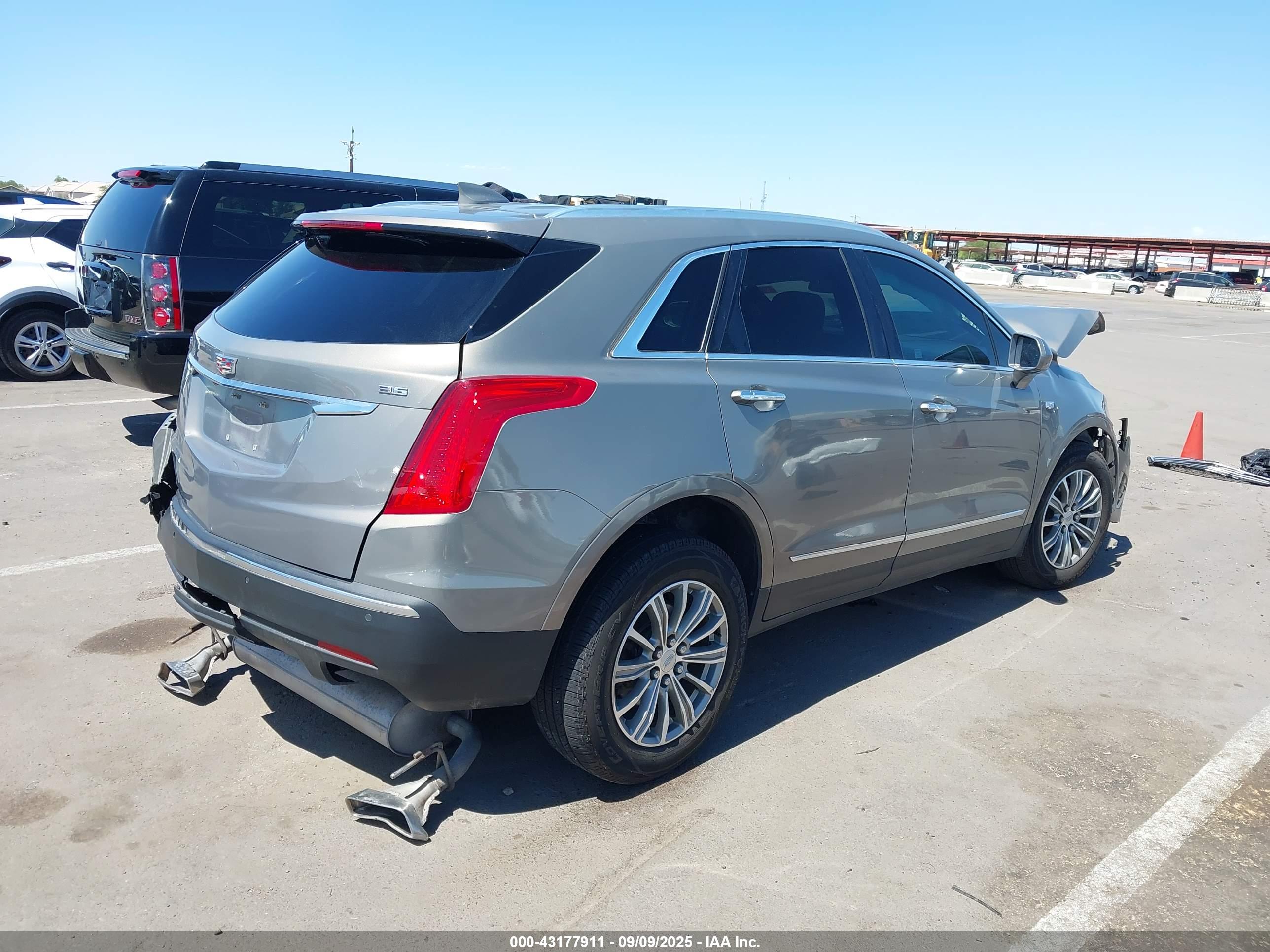 CADILLAC XT5 image 4
