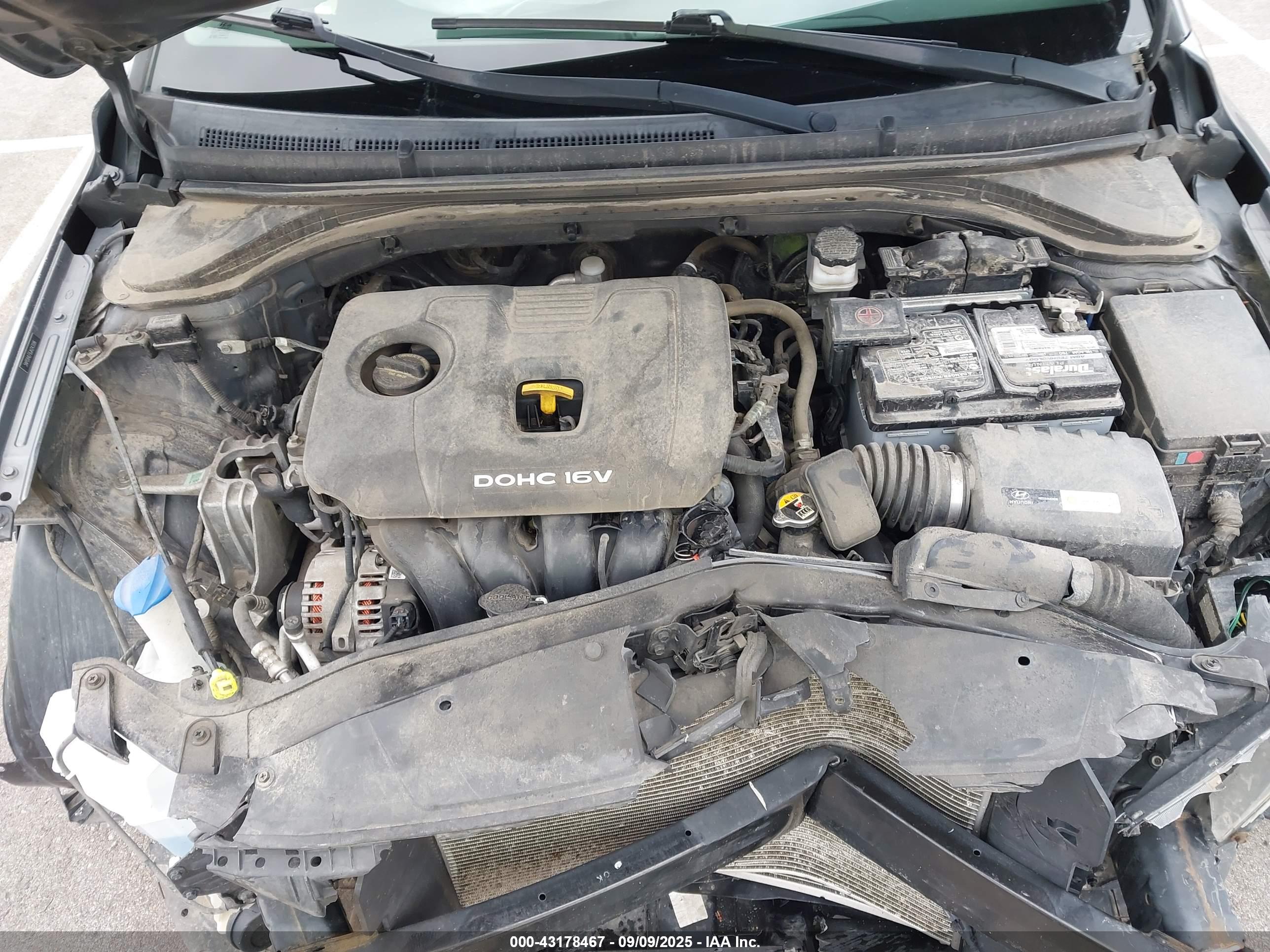 HYUNDAI ELANTRA image 10