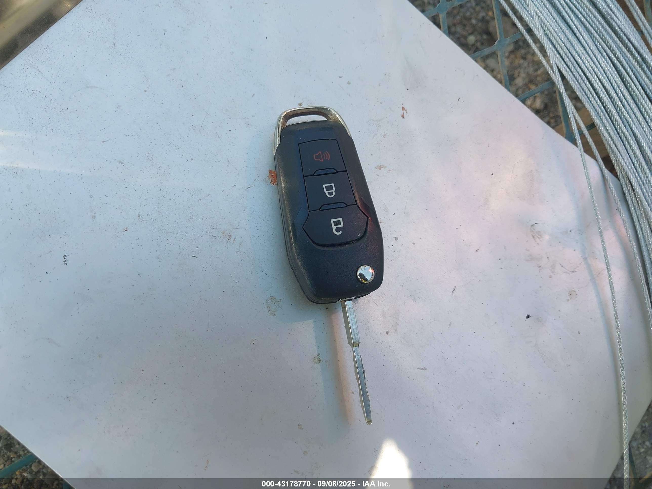 FORD EXPLORER image 11
