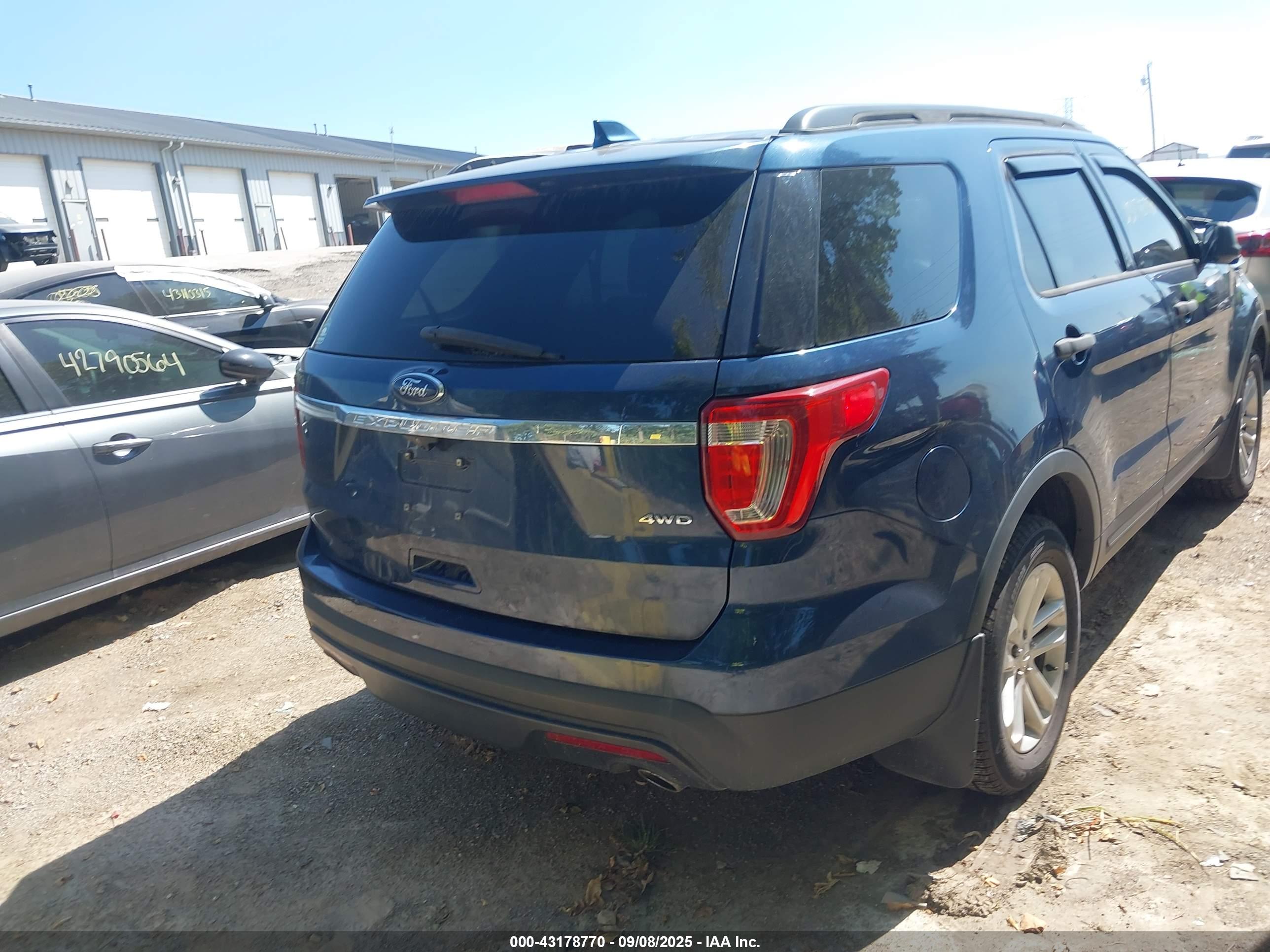 FORD EXPLORER image 4