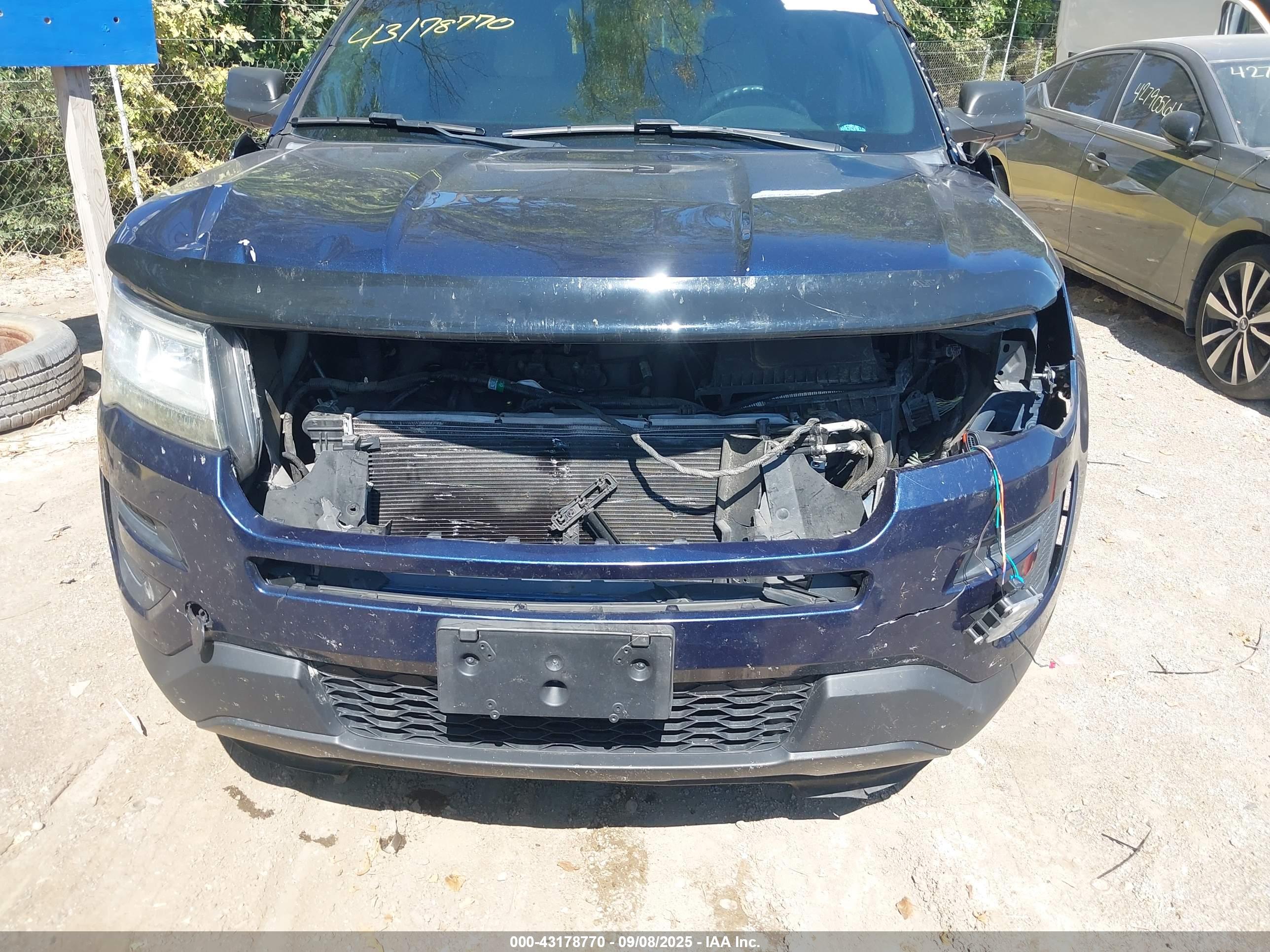 FORD EXPLORER image 6