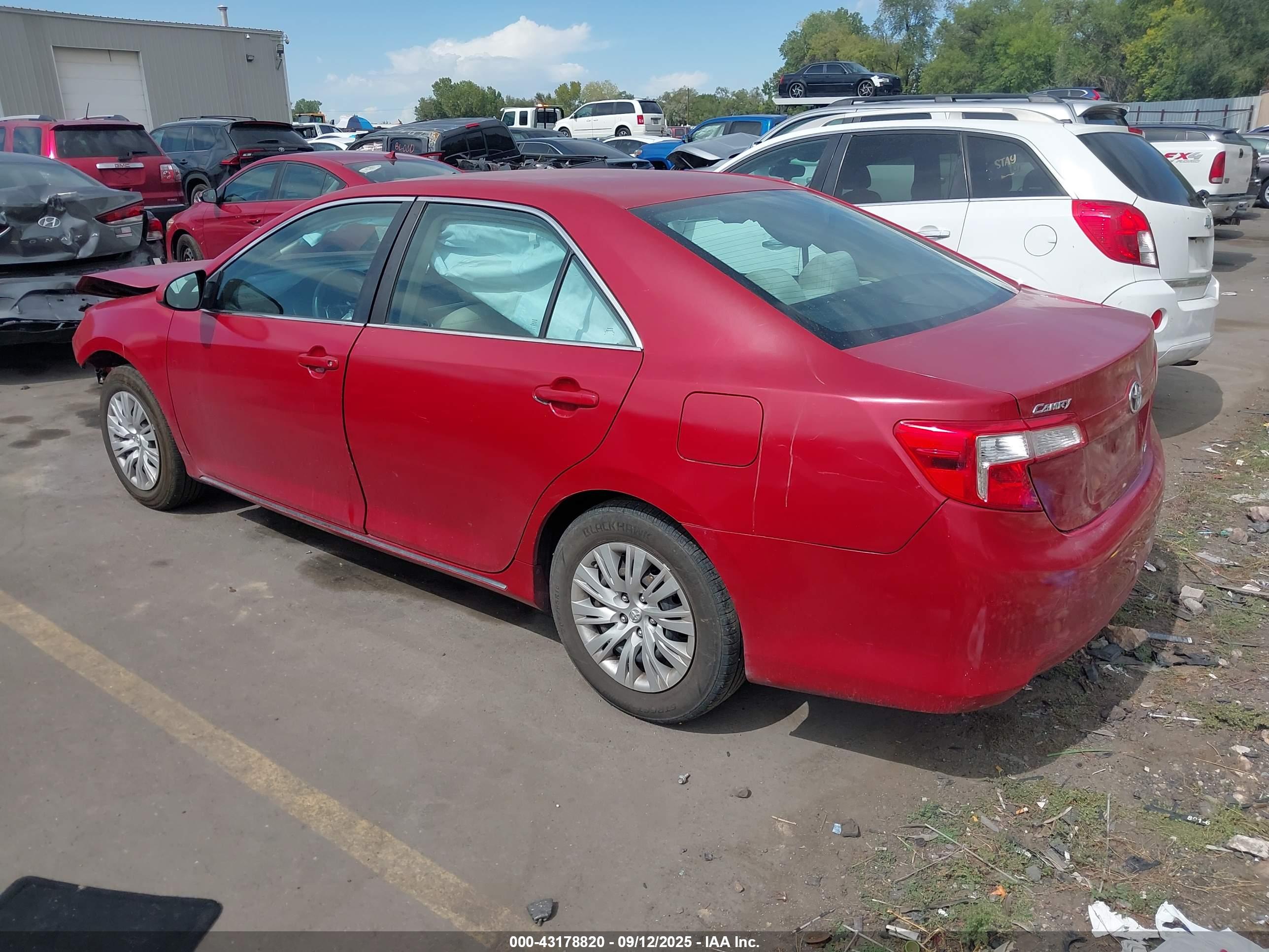 TOYOTA CAMRY image 3