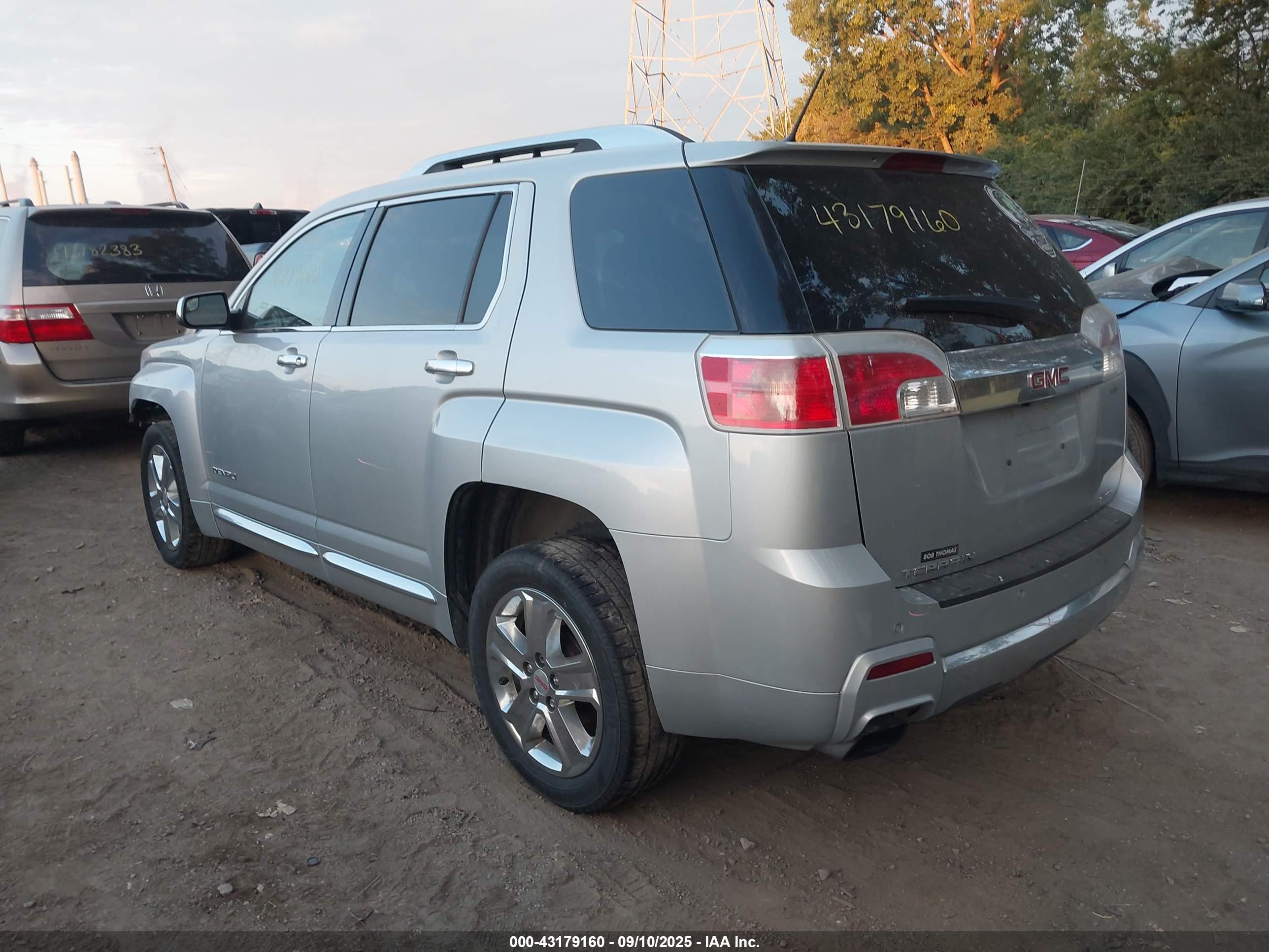 GMC TERRAIN image 3