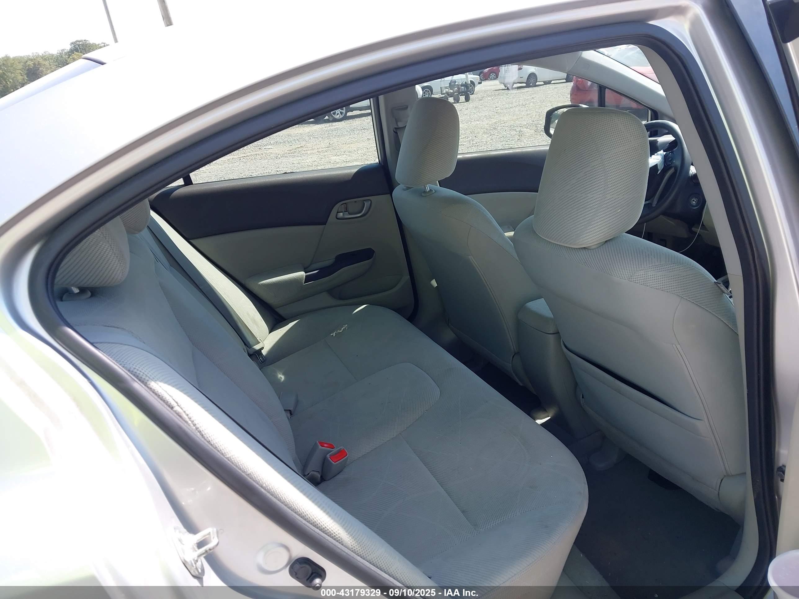 HONDA CIVIC image 8