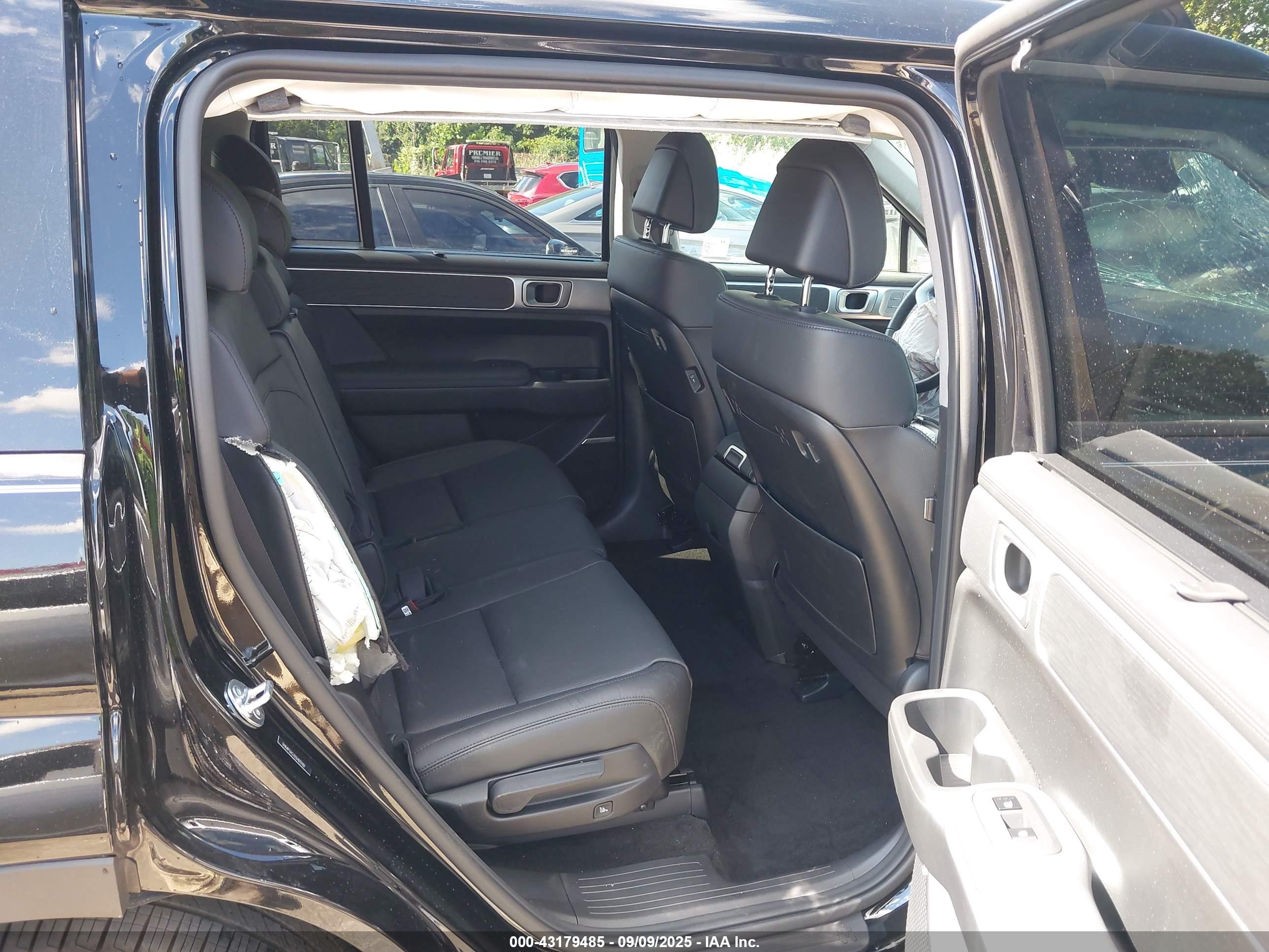 HYUNDAI SANTA image 8