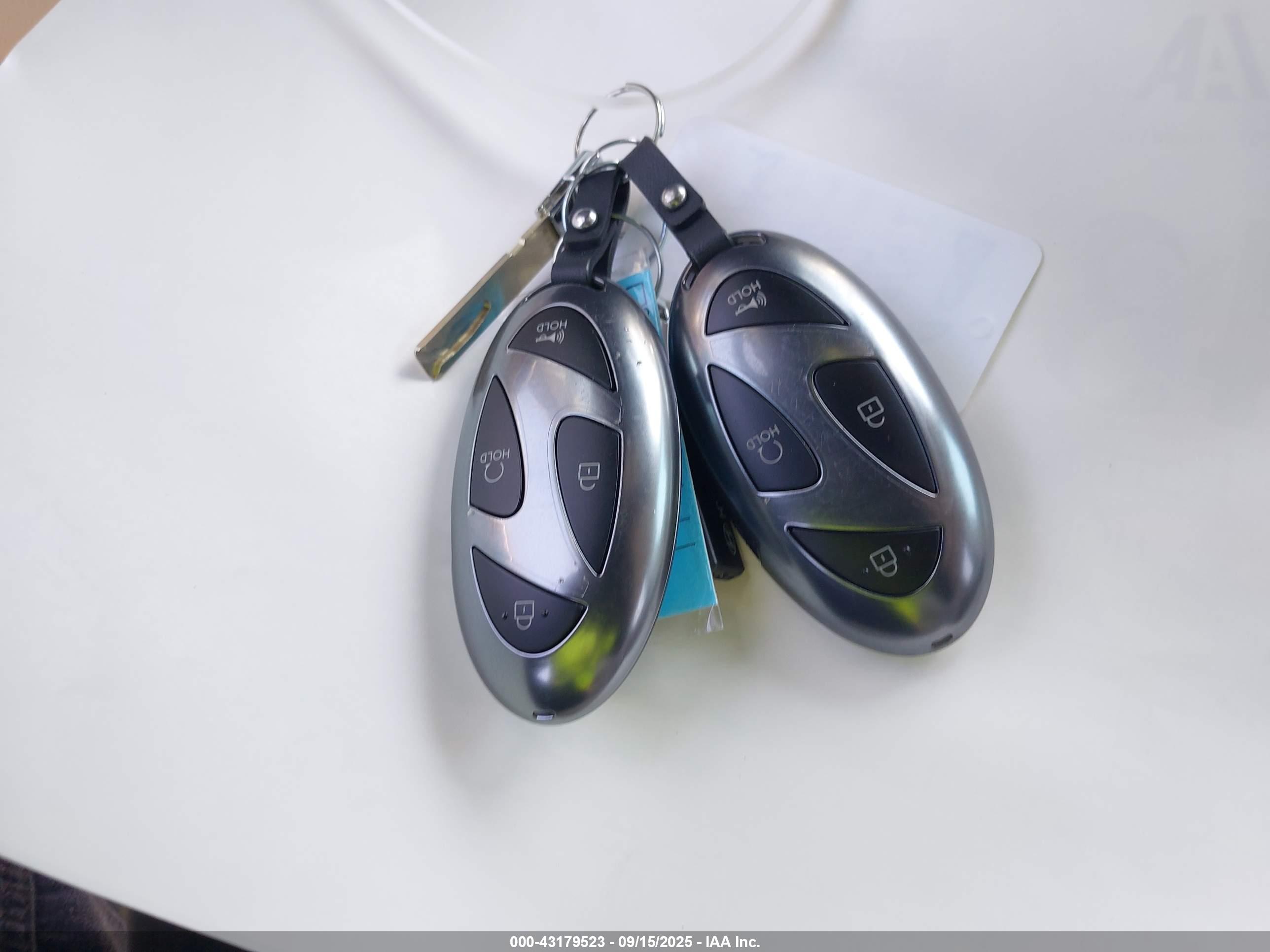 HYUNDAI TUCSON image 11