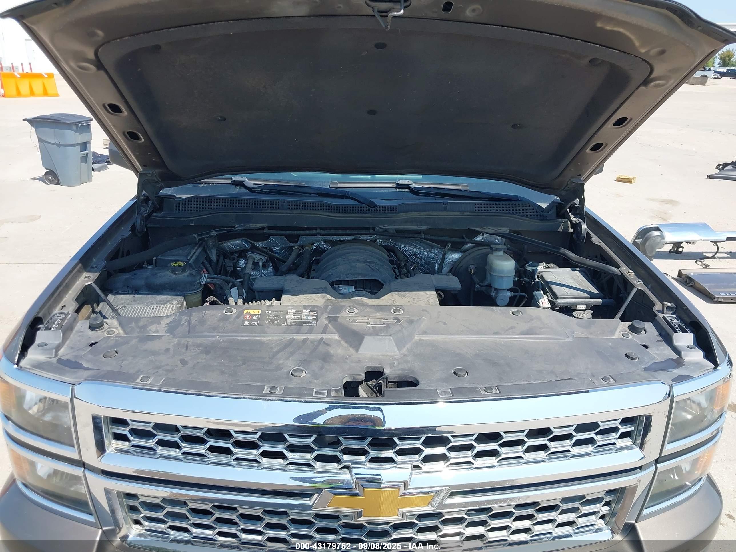CHEVROLET SILVERADO image 10