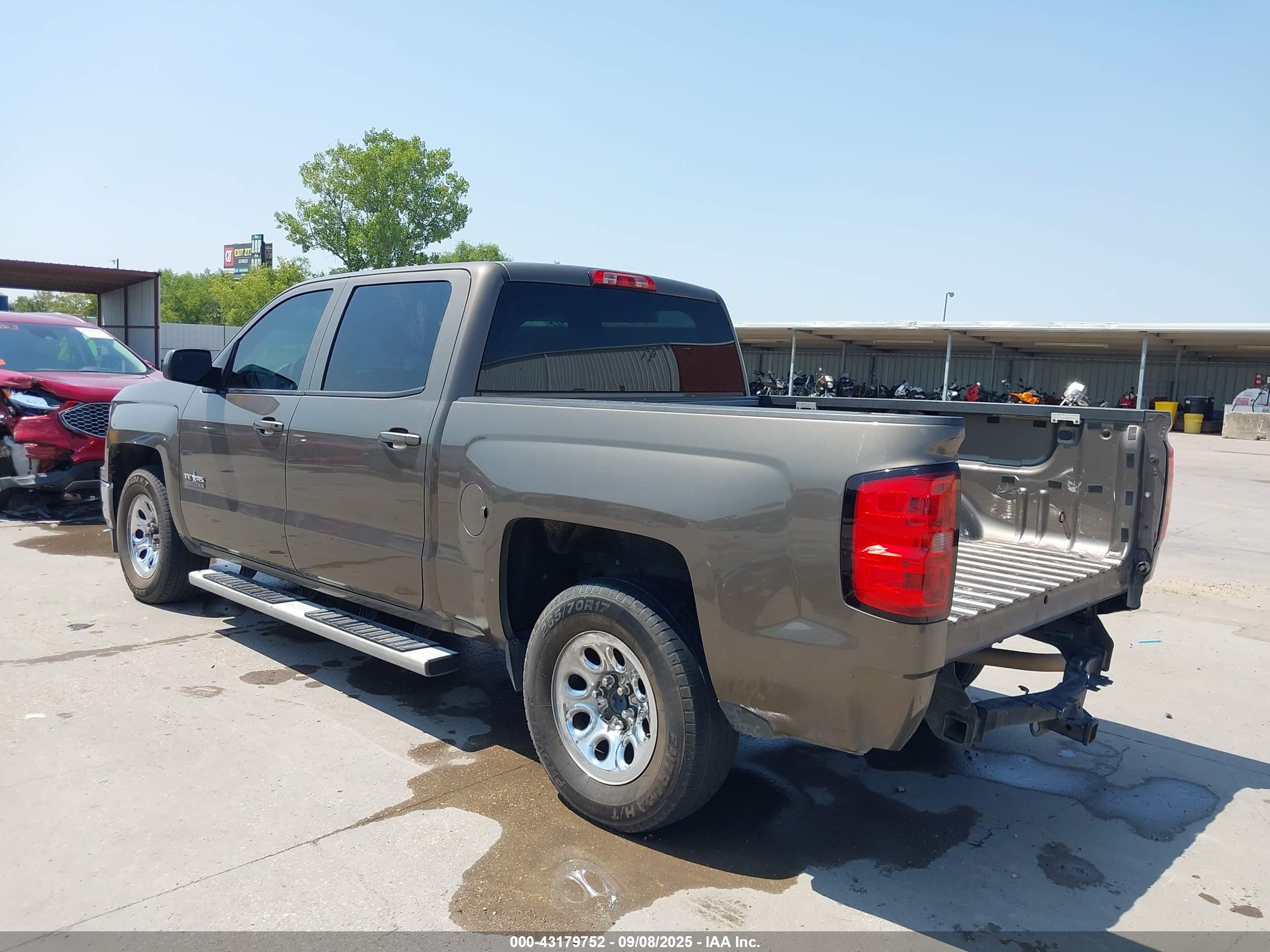 CHEVROLET SILVERADO image 3