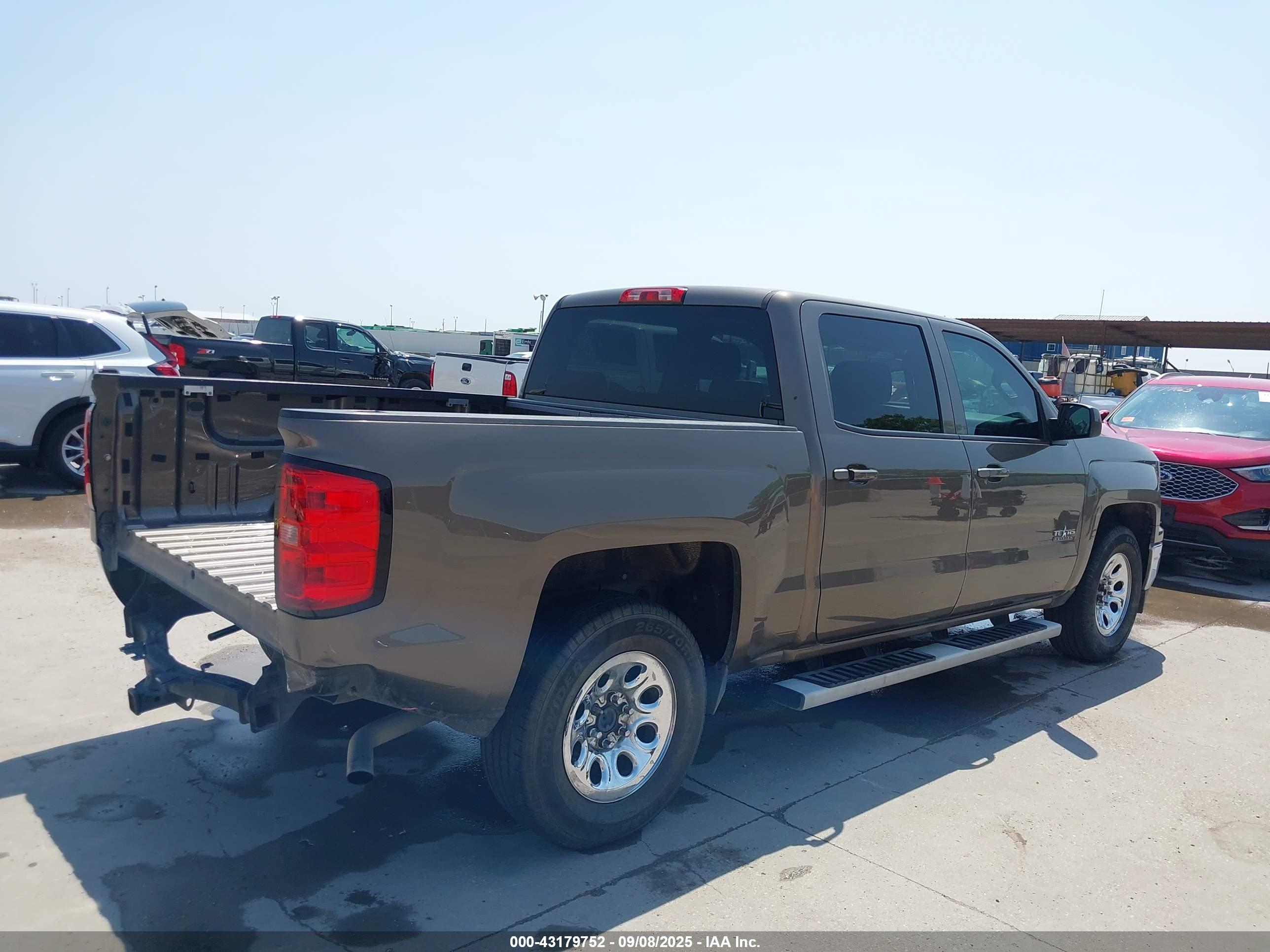 CHEVROLET SILVERADO image 4
