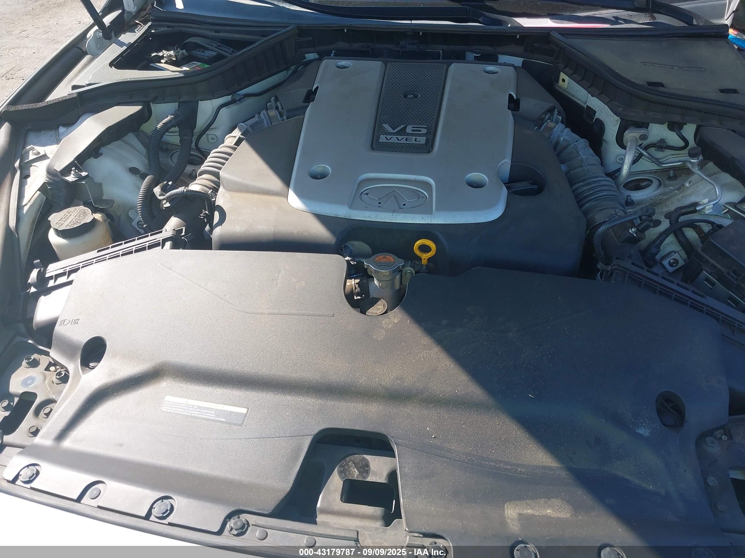 INFINITI Q50 image 10