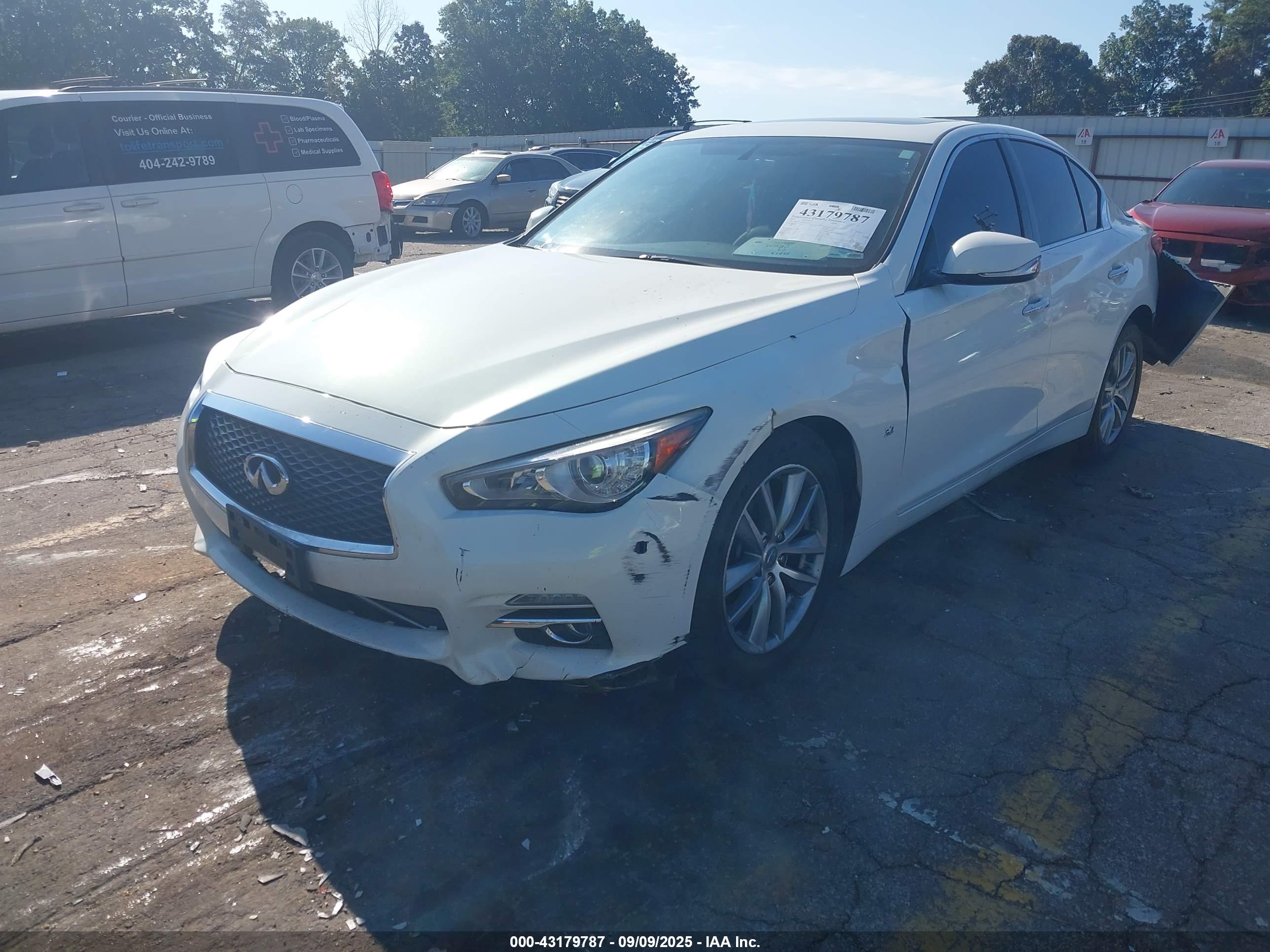 INFINITI Q50 image 2
