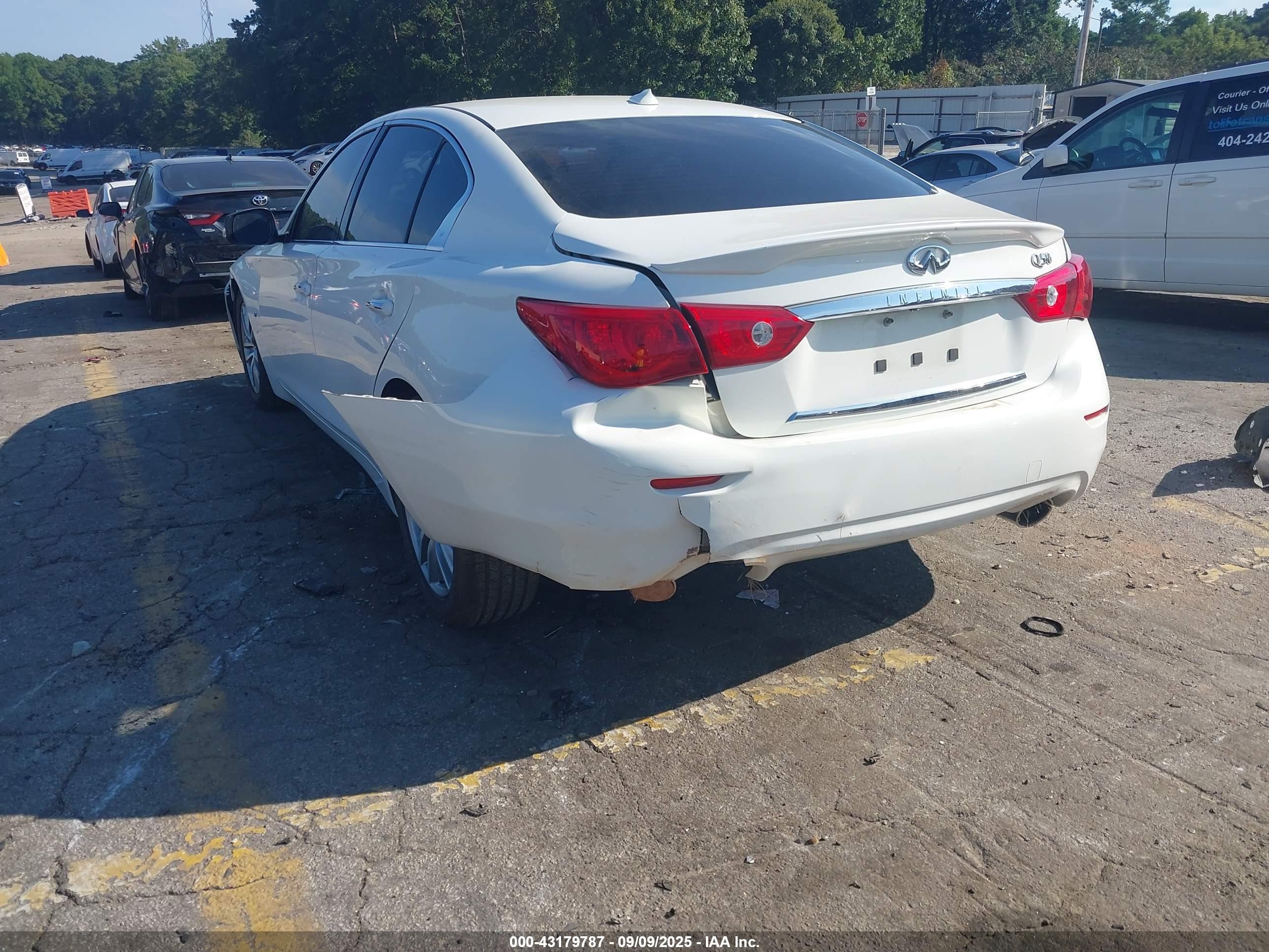 INFINITI Q50 image 3