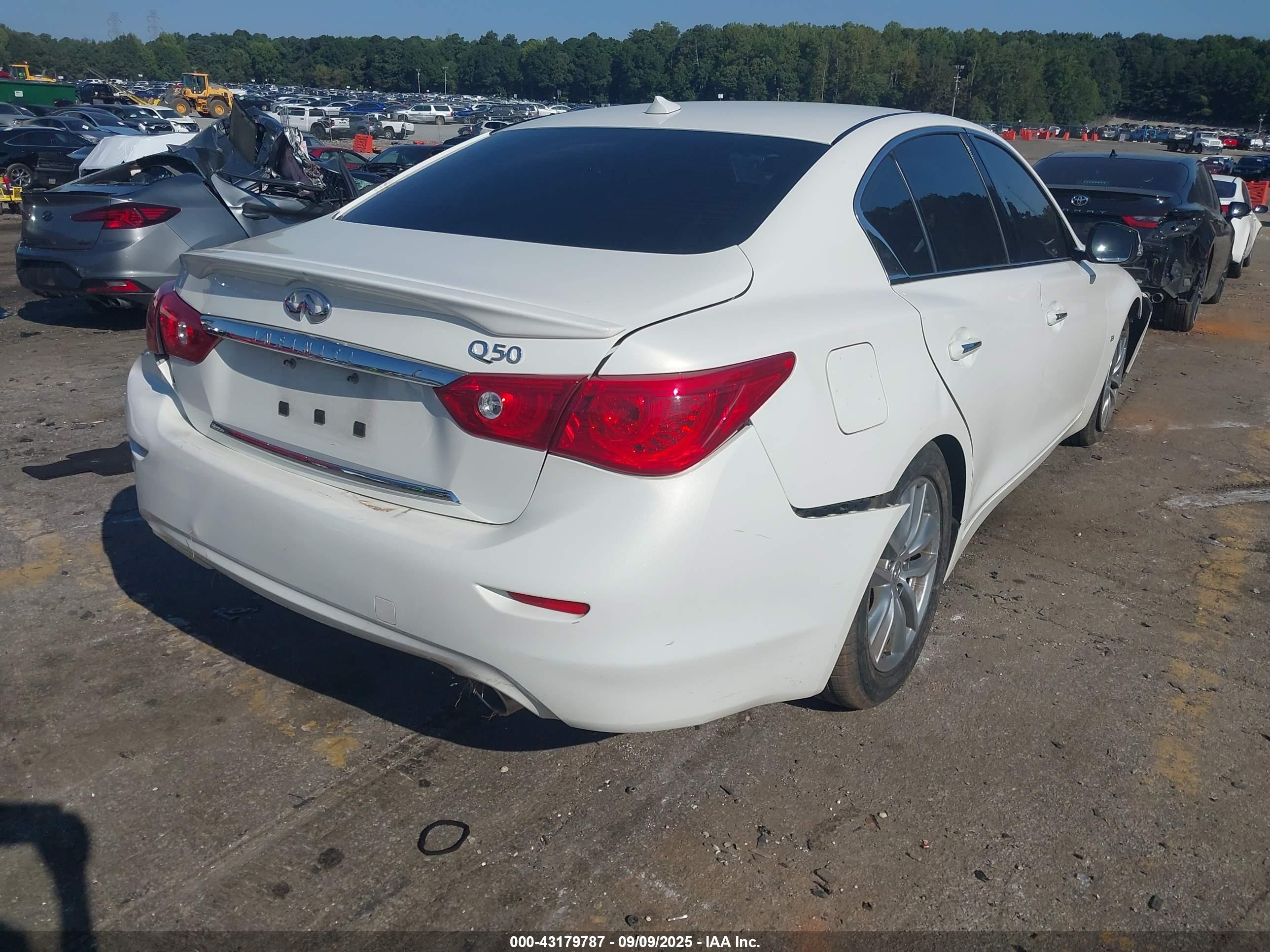 INFINITI Q50 image 4