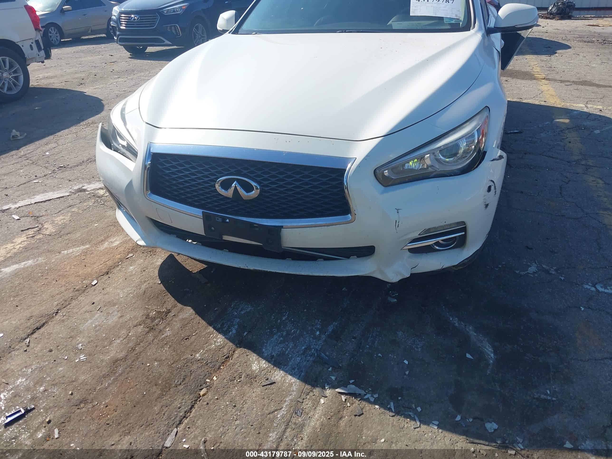 INFINITI Q50 image 6