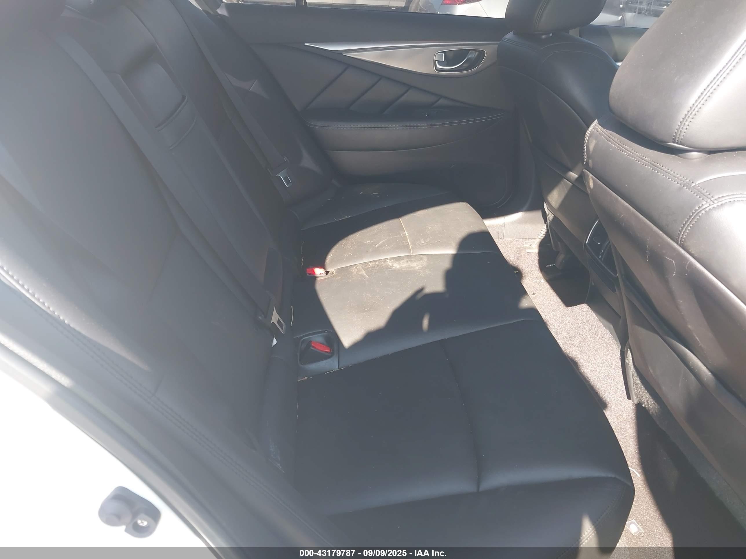 INFINITI Q50 image 8
