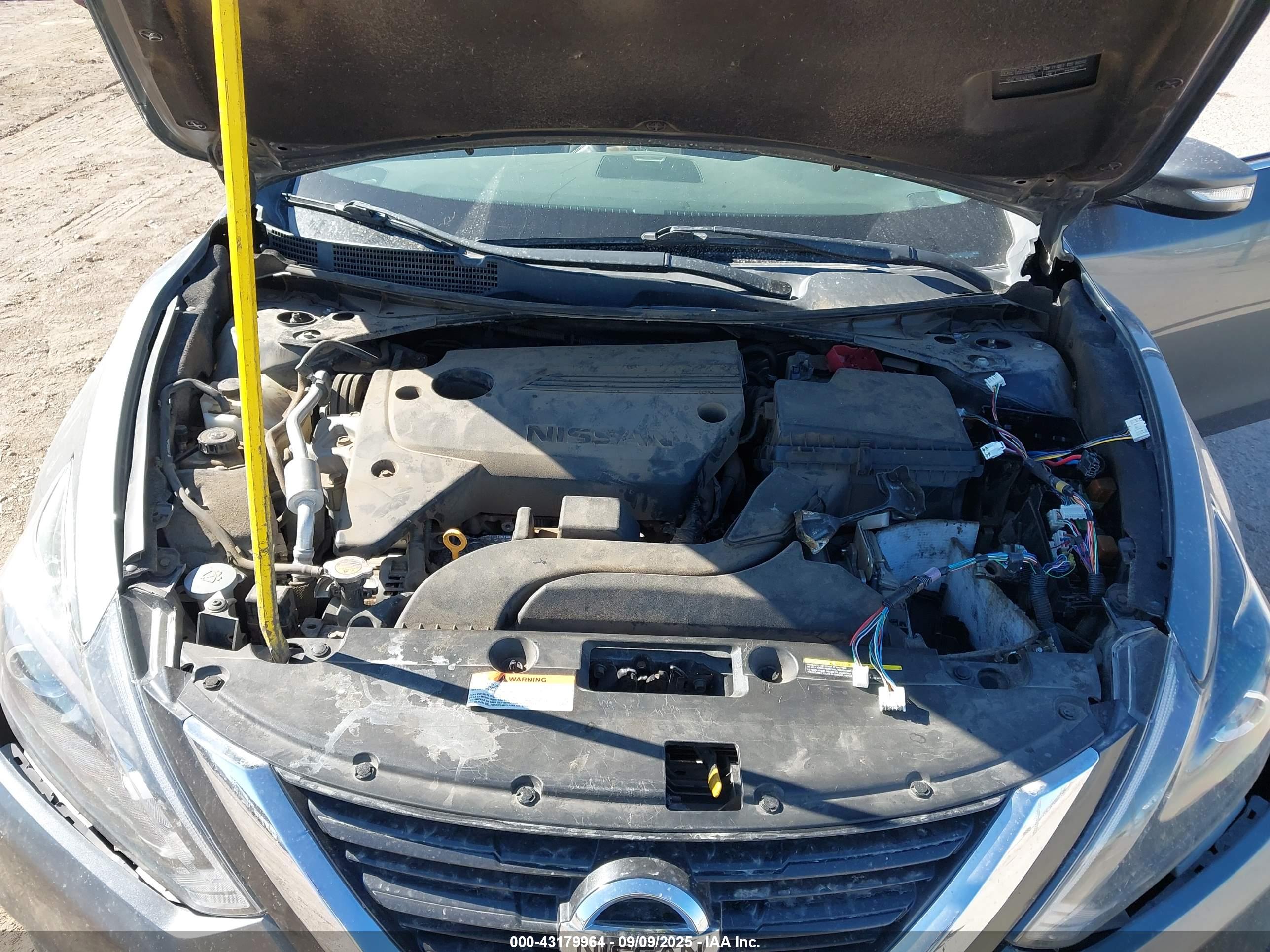 NISSAN ALTIMA image 10