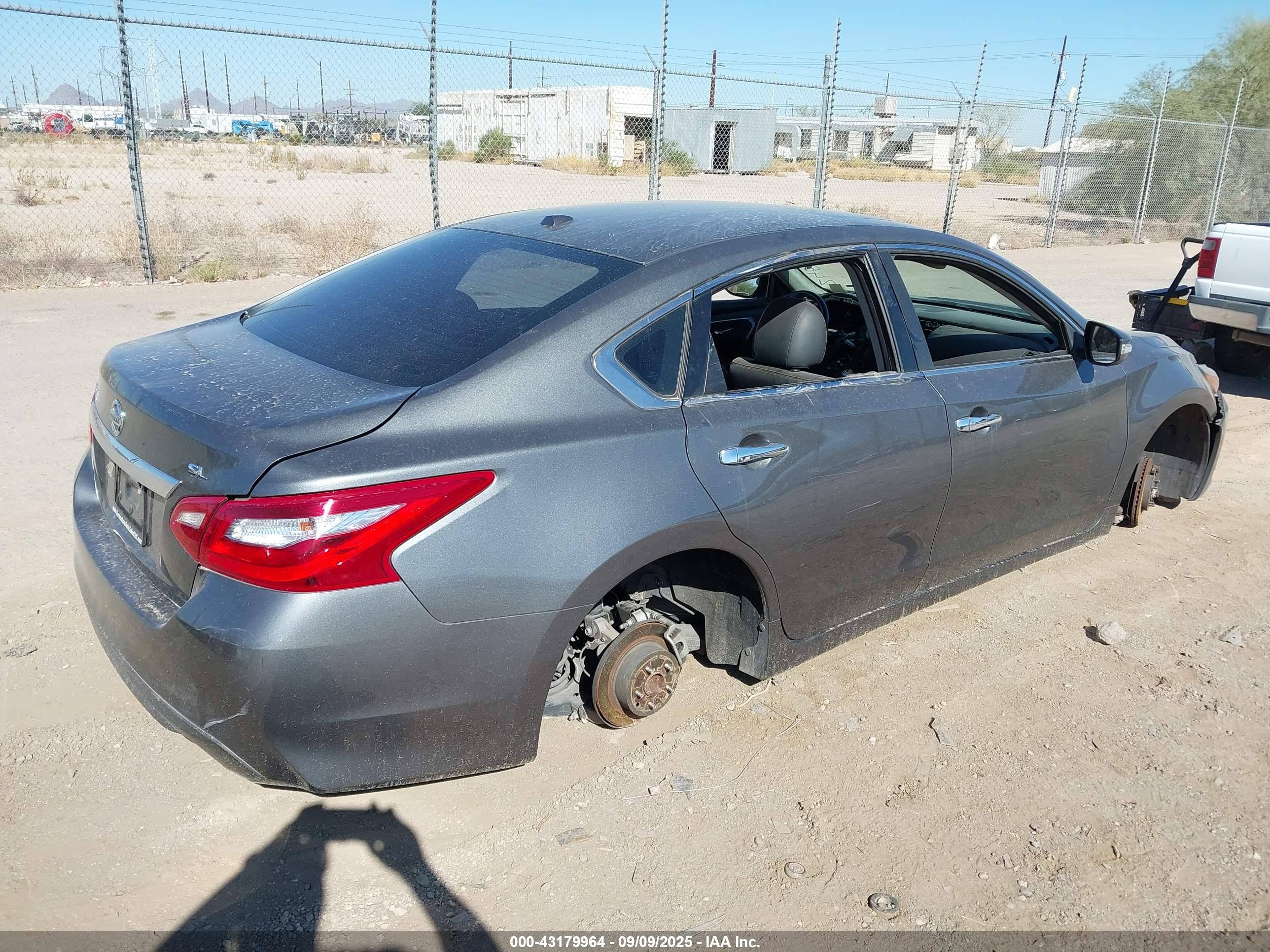 NISSAN ALTIMA image 4
