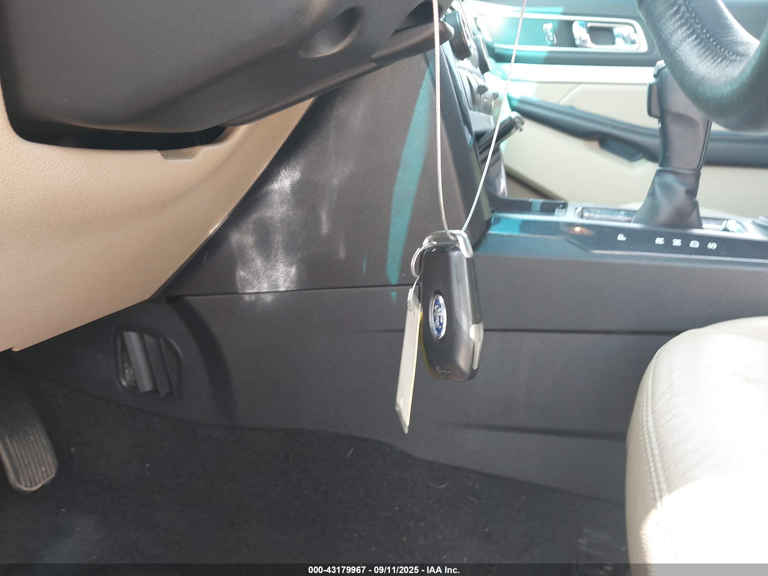FORD EXPLORER image 11
