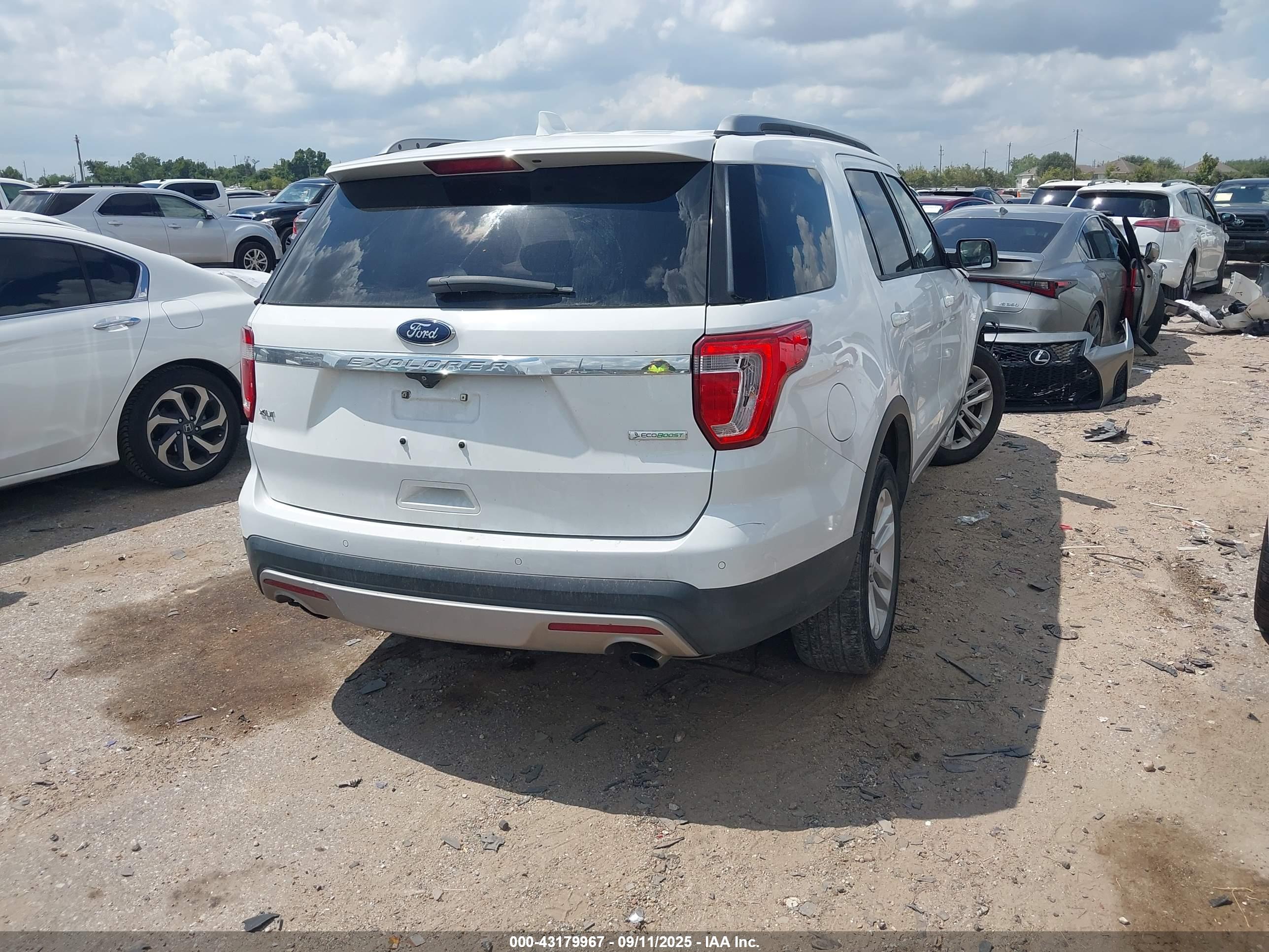FORD EXPLORER image 4