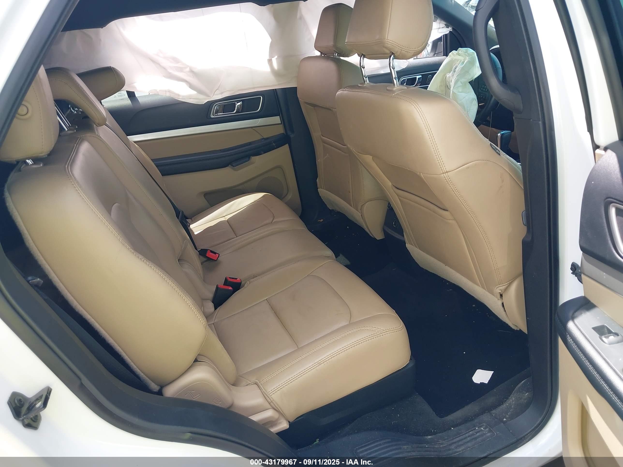 FORD EXPLORER image 8