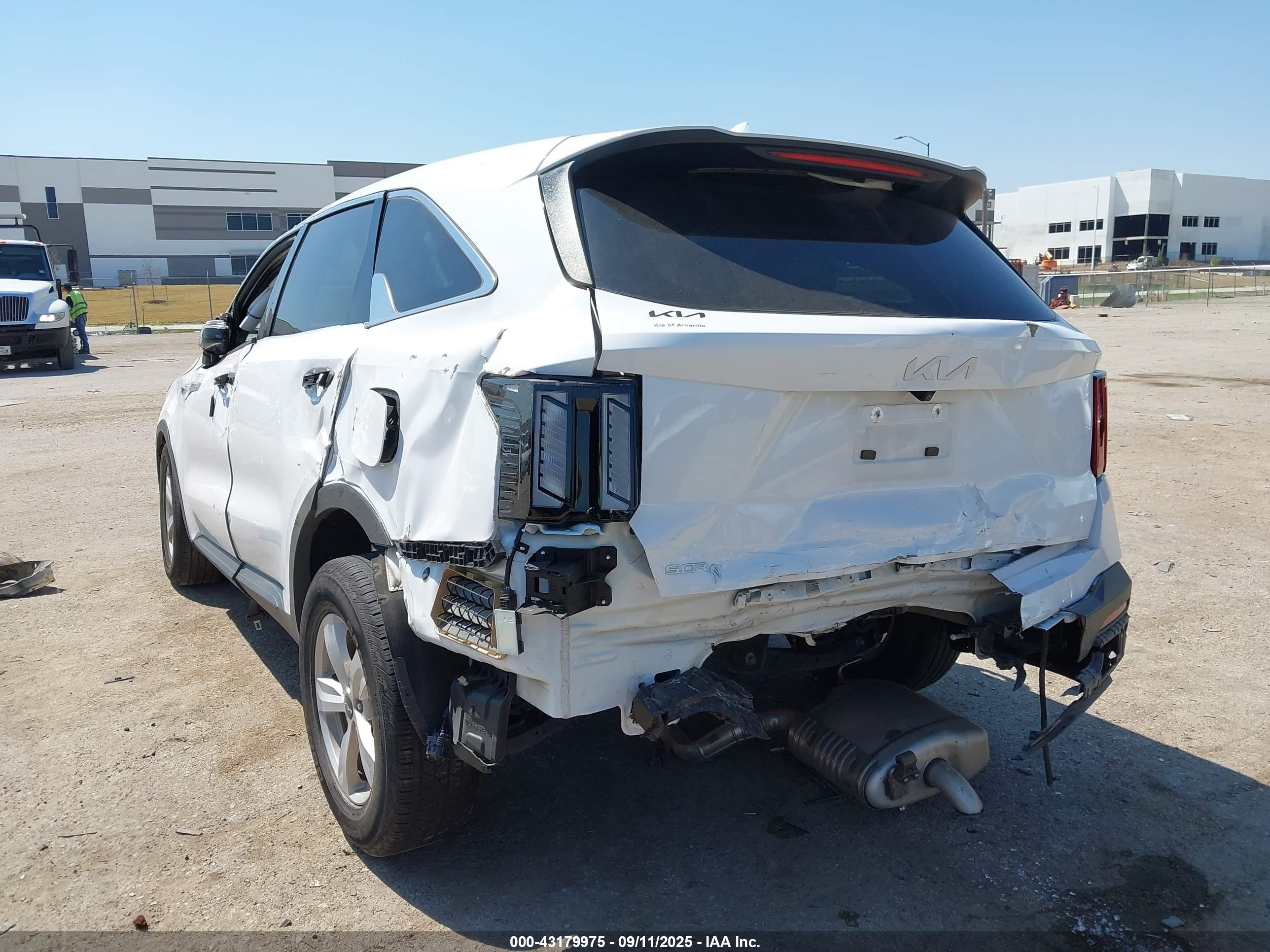 KIA SORENTO image 3