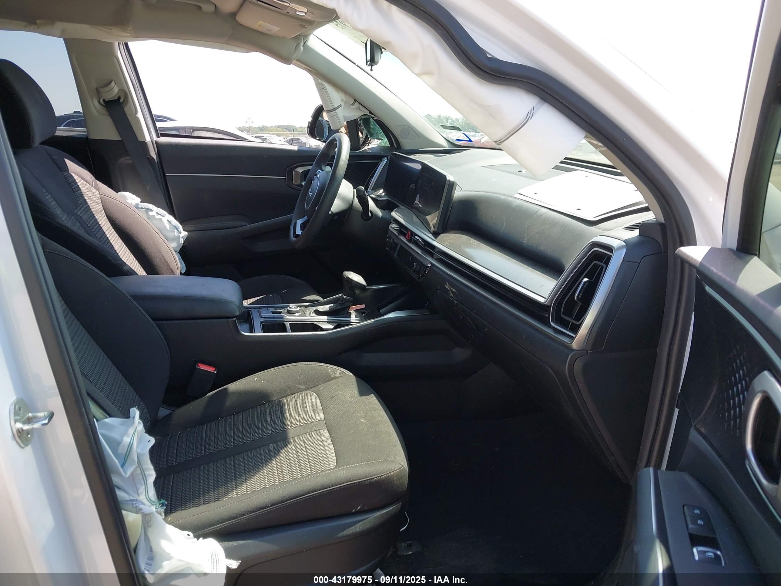 KIA SORENTO image 5