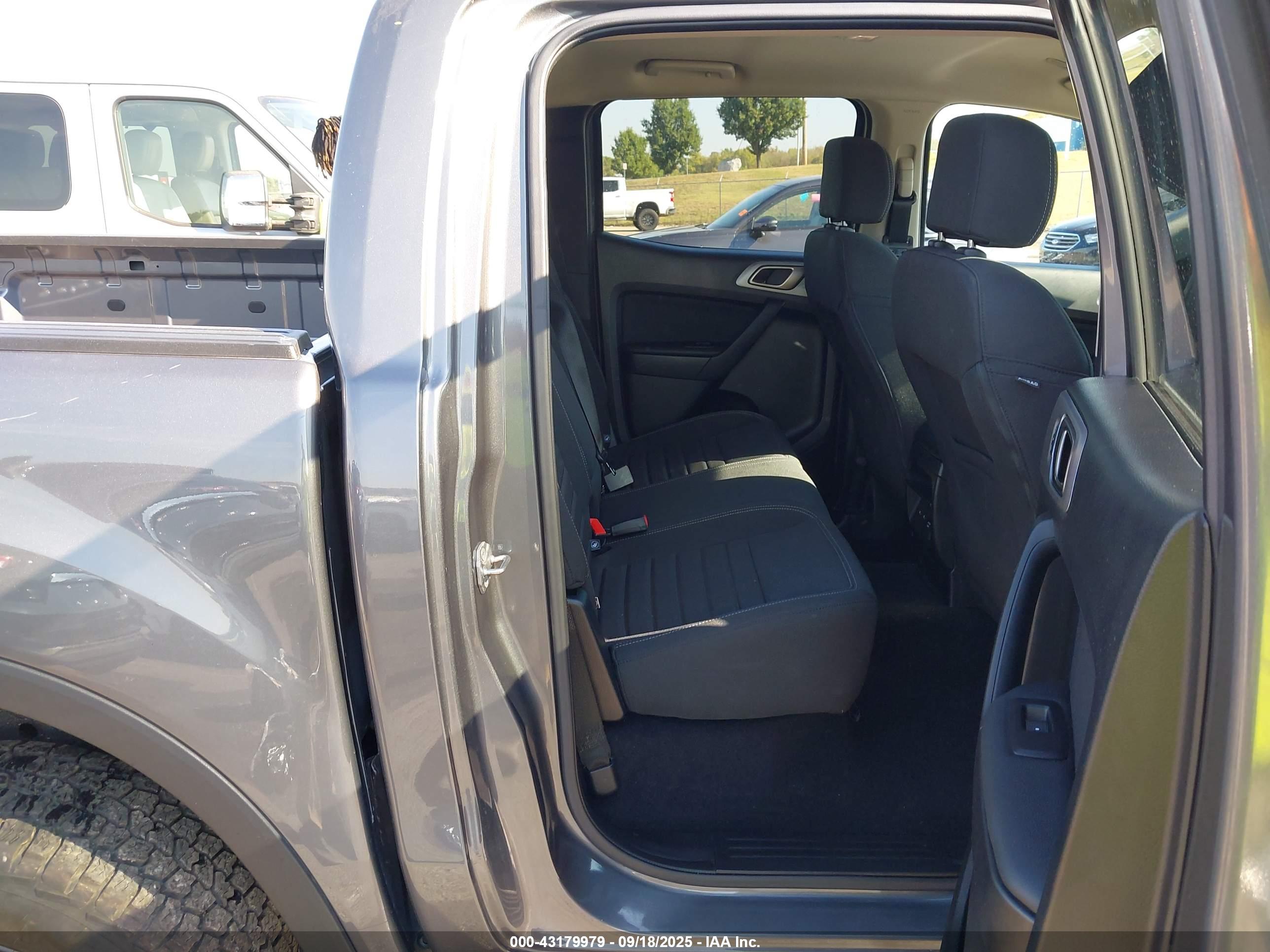 FORD RANGER image 8