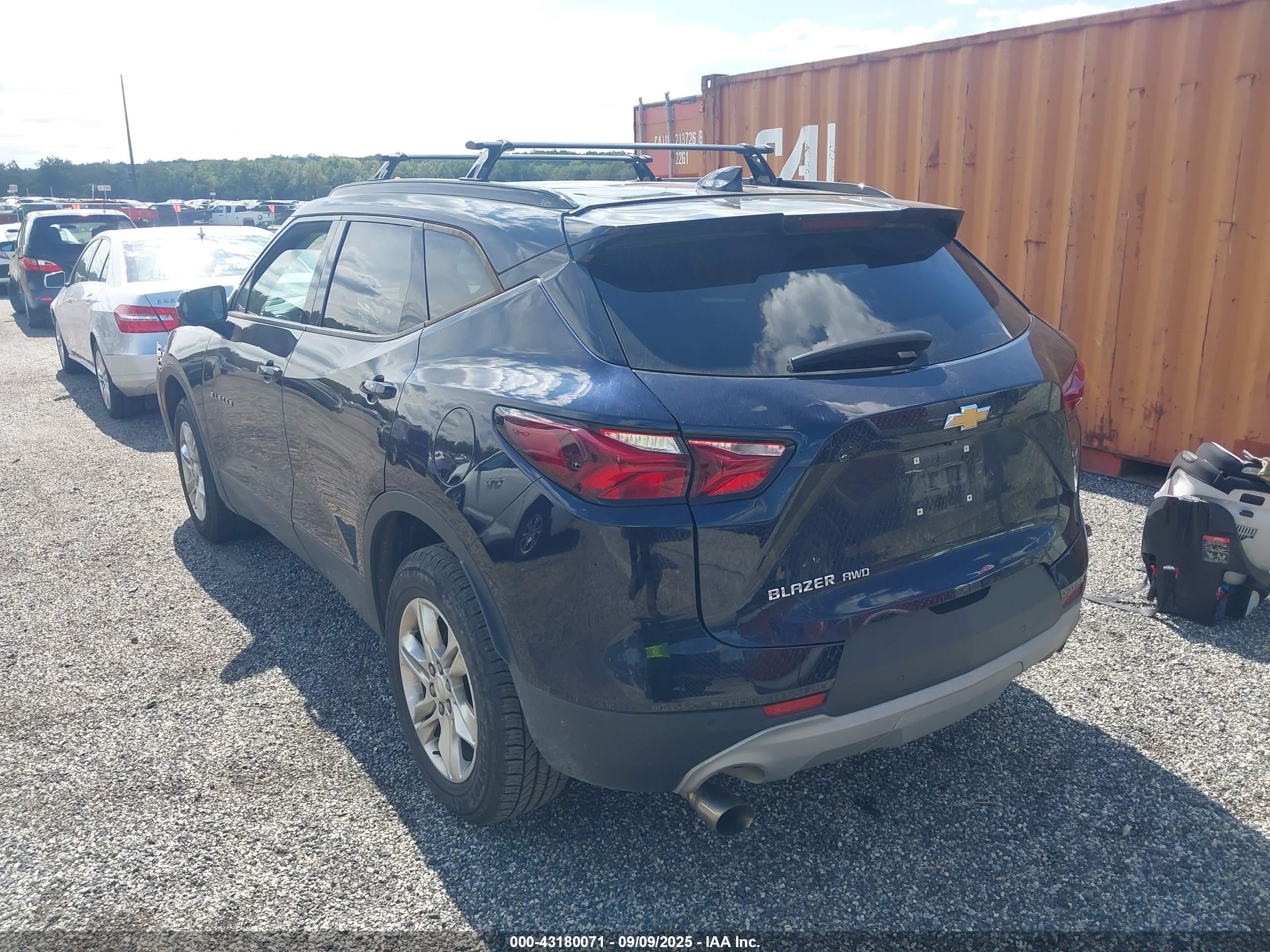 CHEVROLET BLAZER image 3