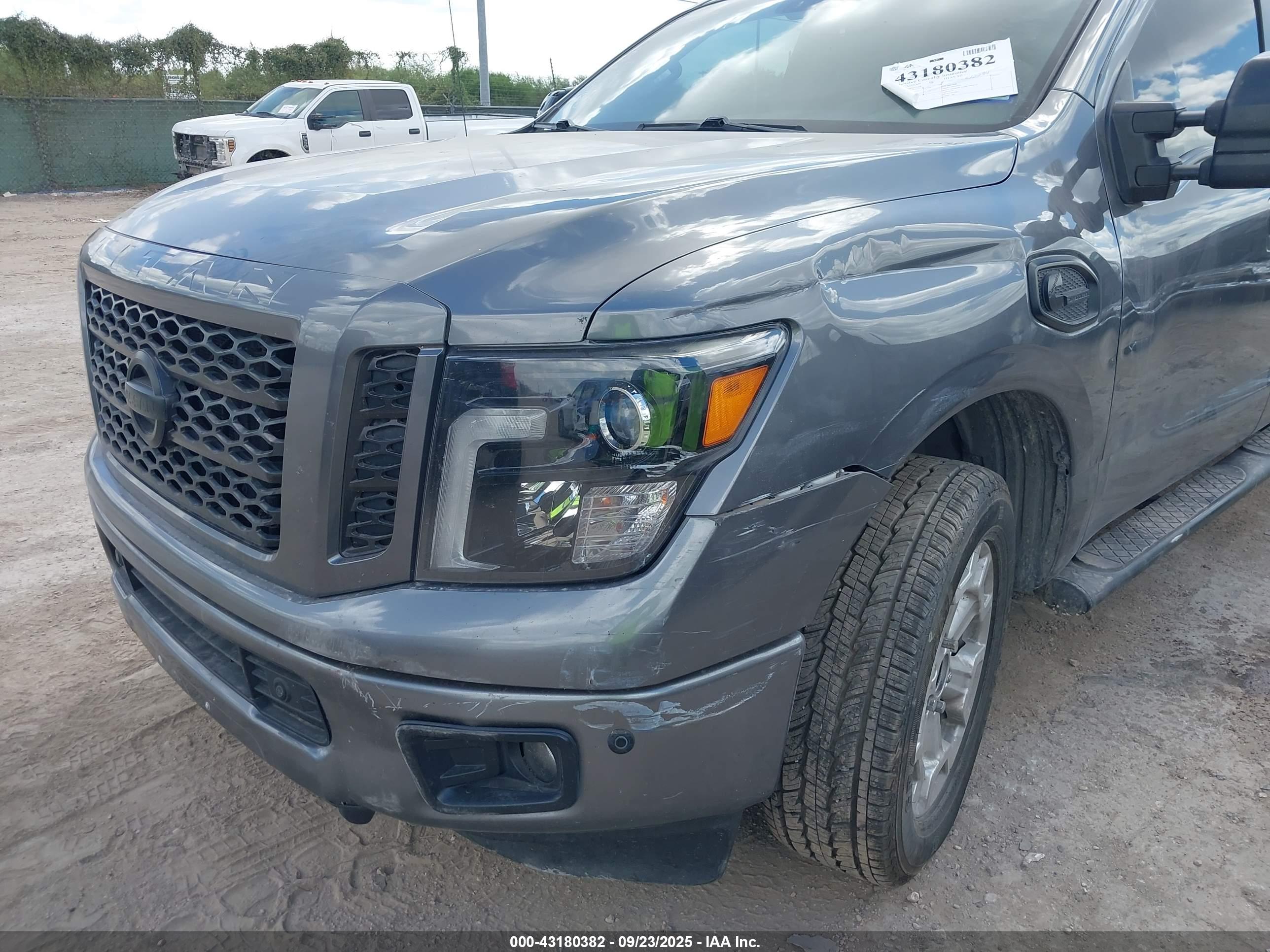 NISSAN TITAN image 6