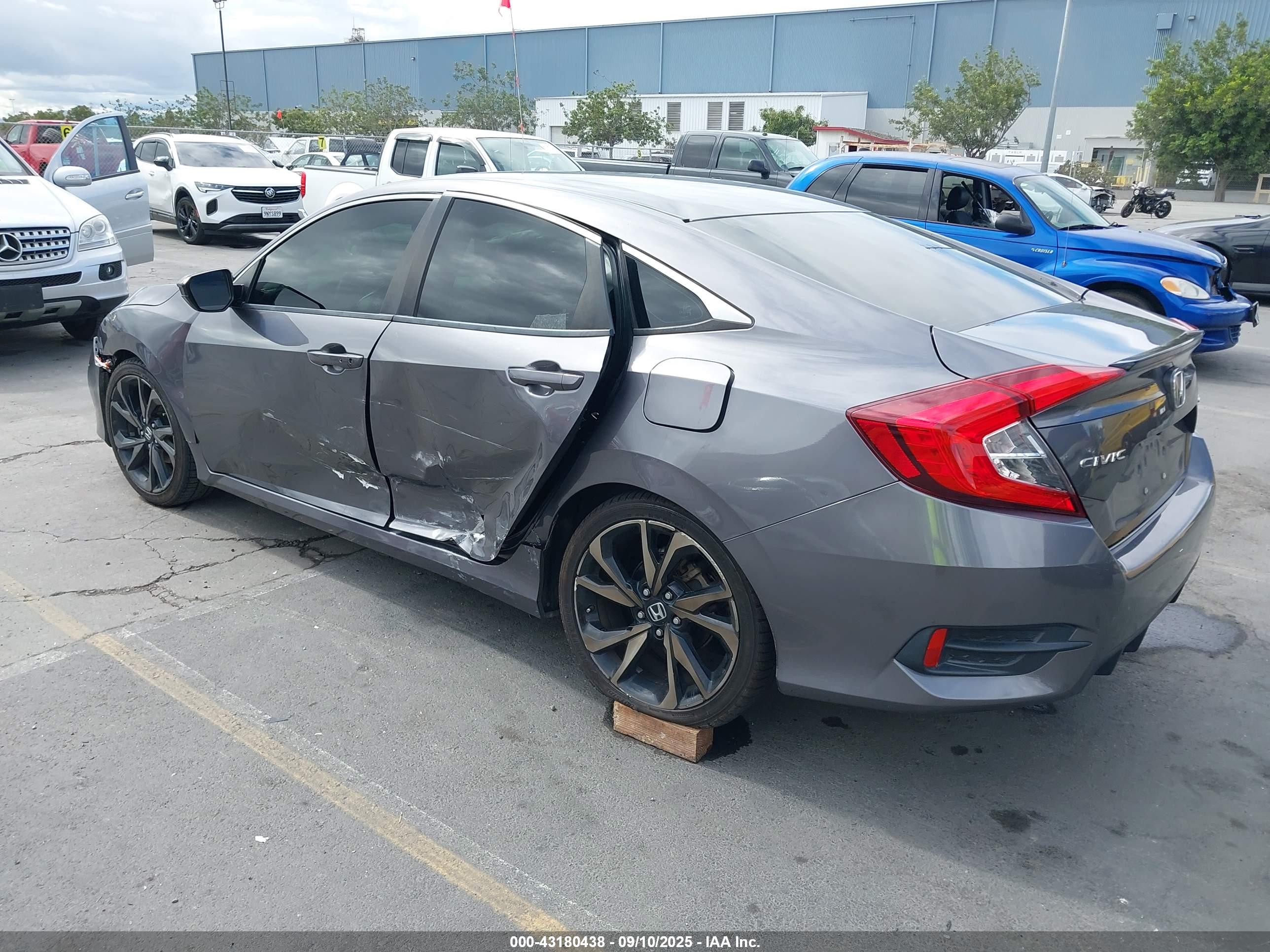 HONDA CIVIC image 3