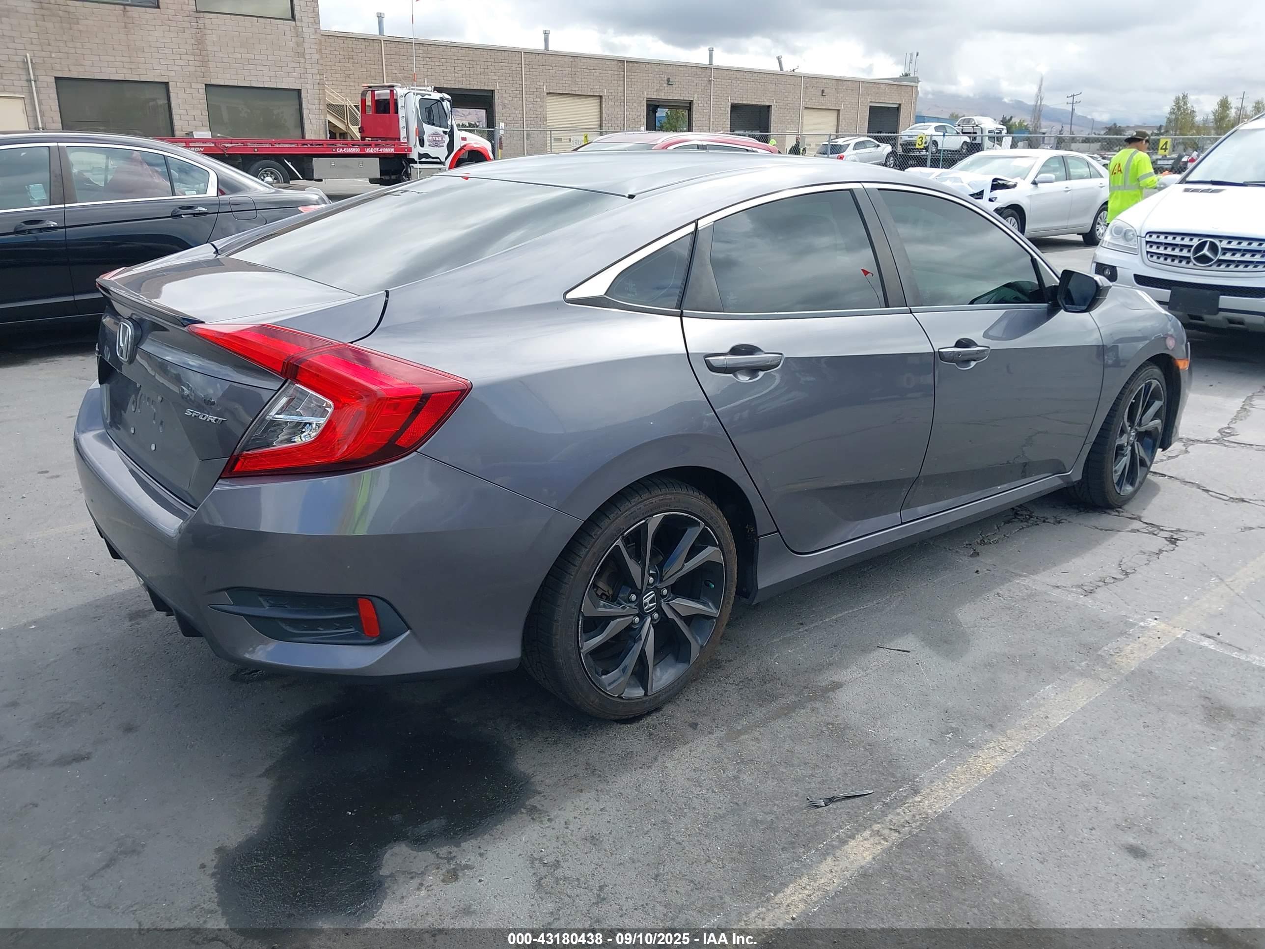 HONDA CIVIC image 4