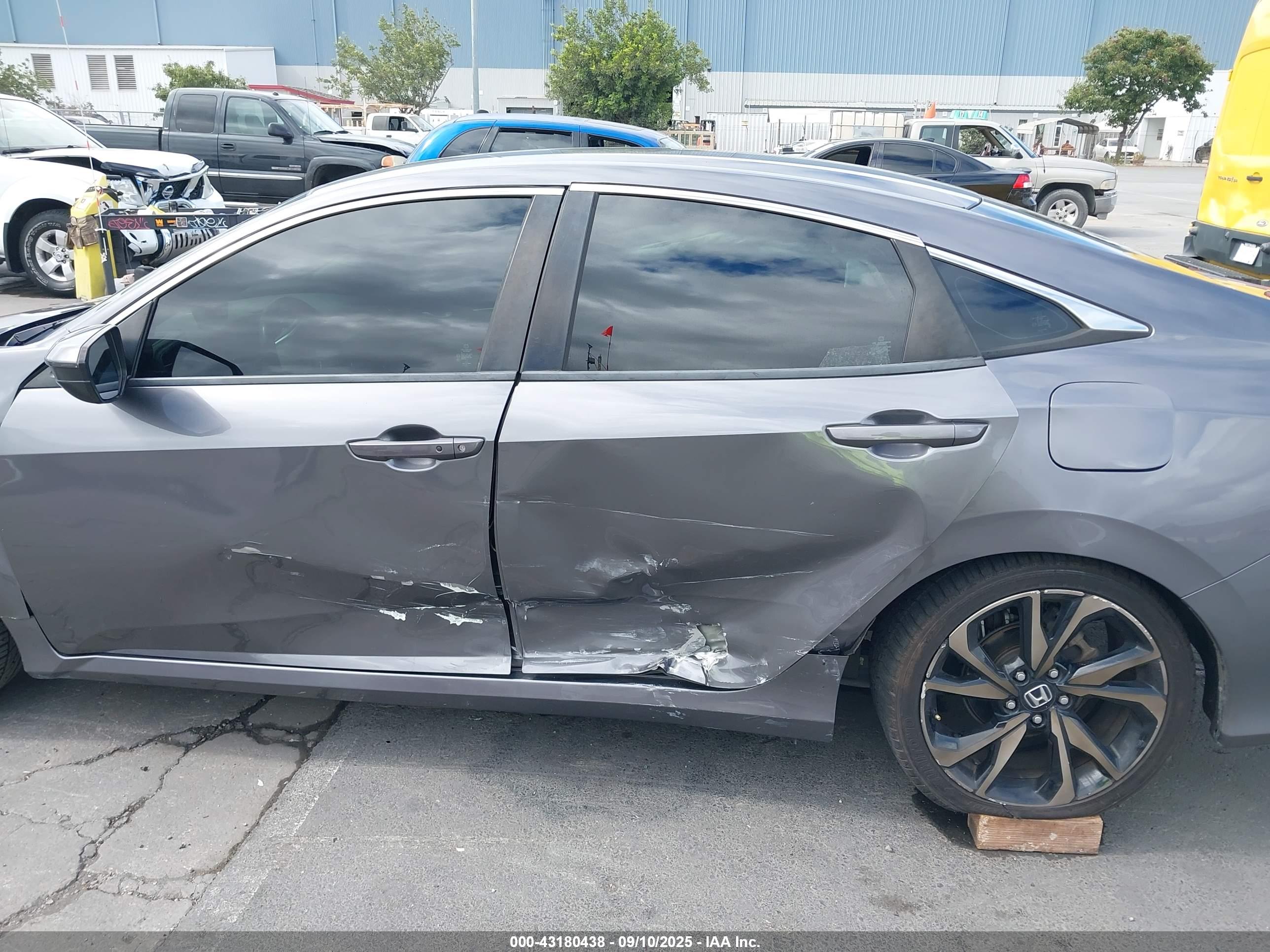 HONDA CIVIC image 6