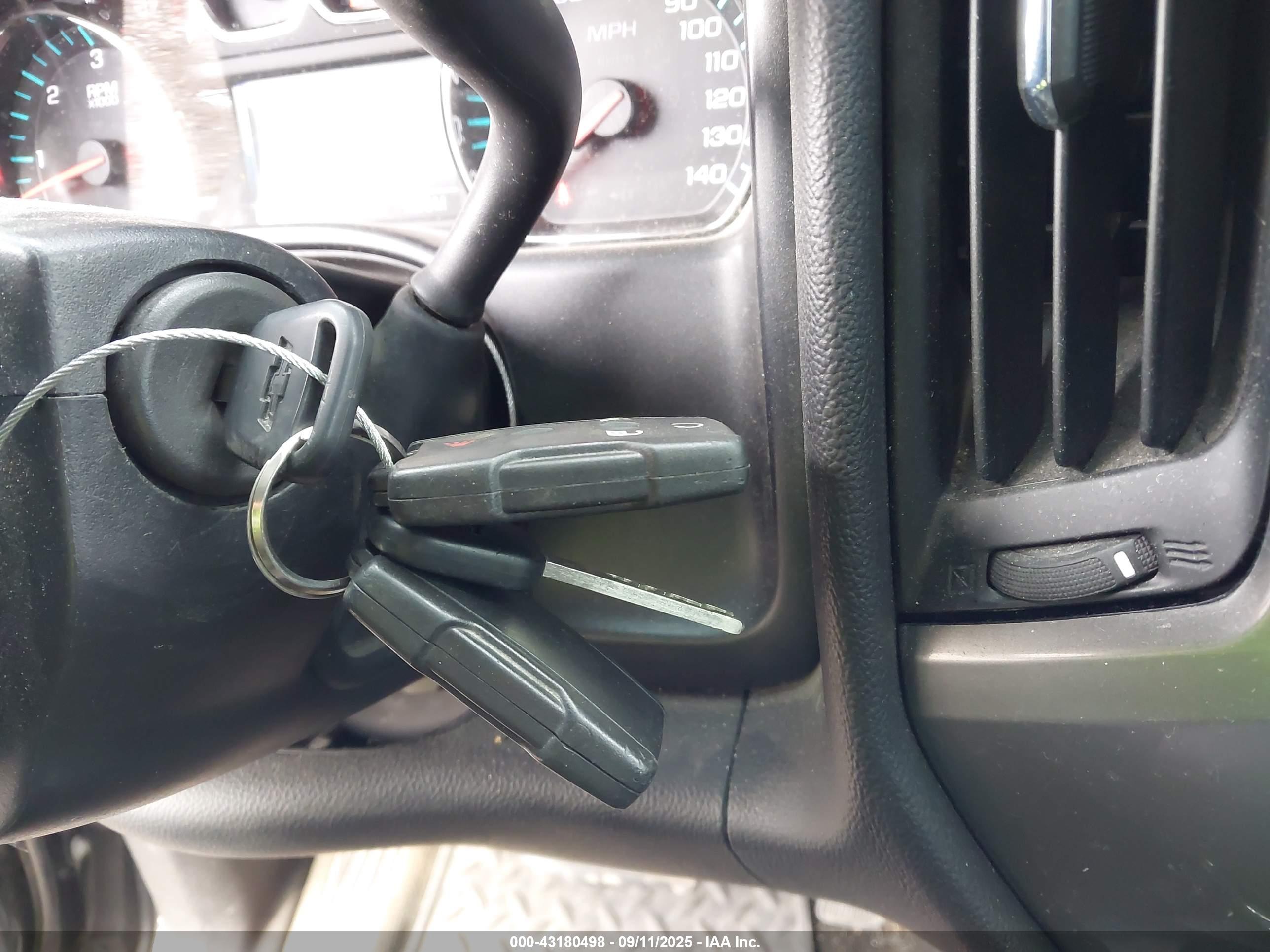 CHEVROLET SILVERADO image 11