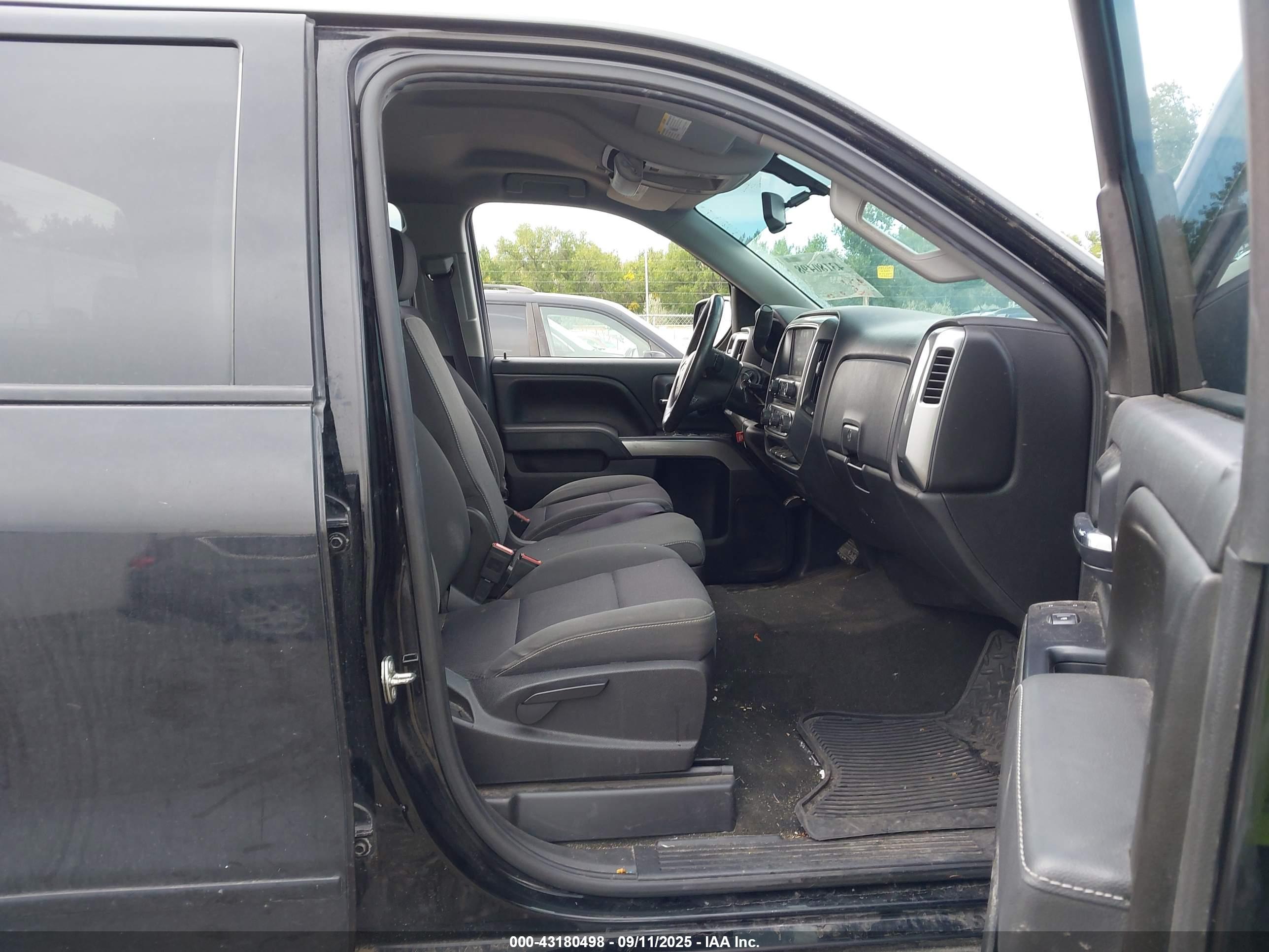 CHEVROLET SILVERADO image 5
