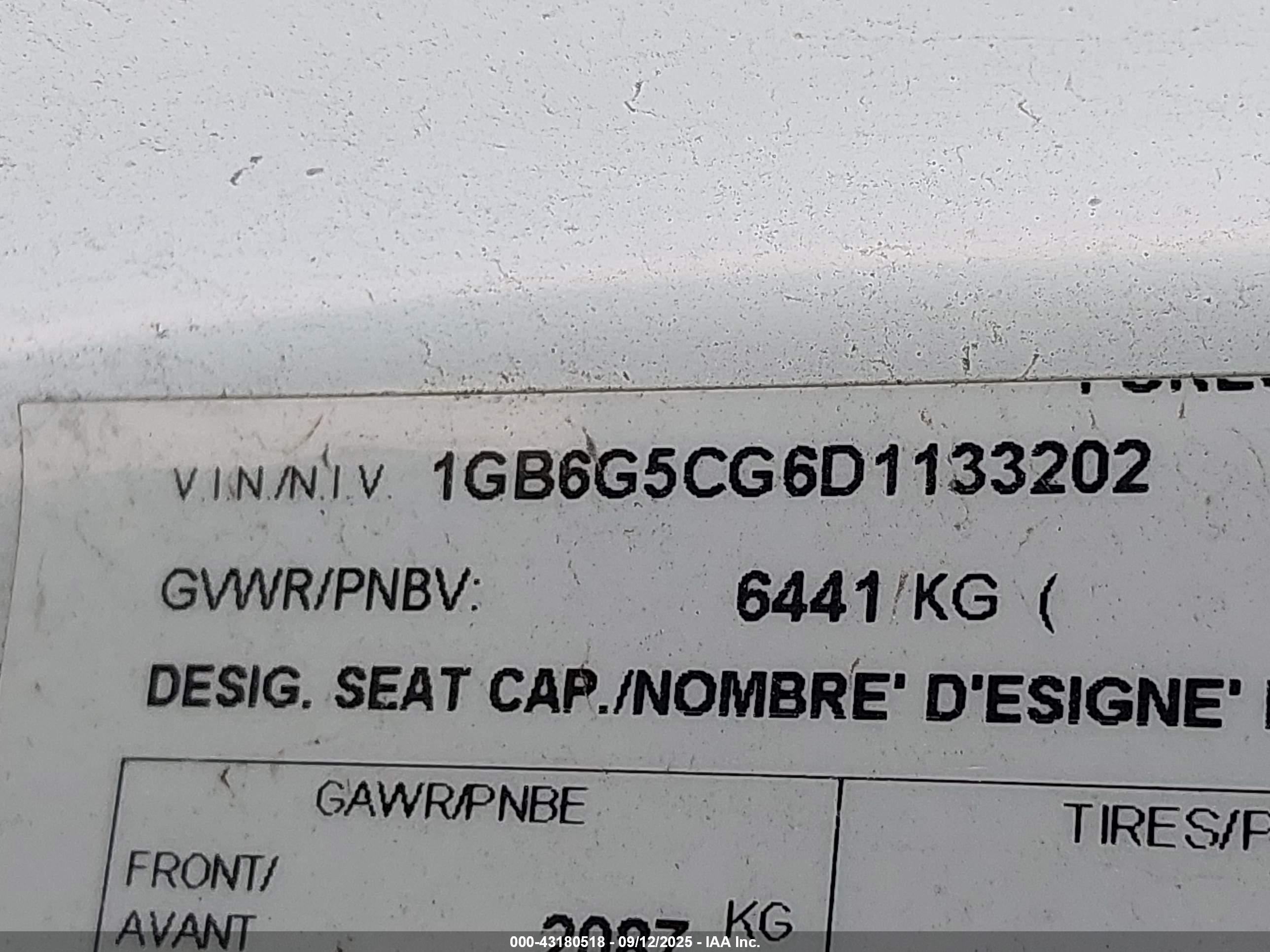CHEVROLET EXPRESS image 9