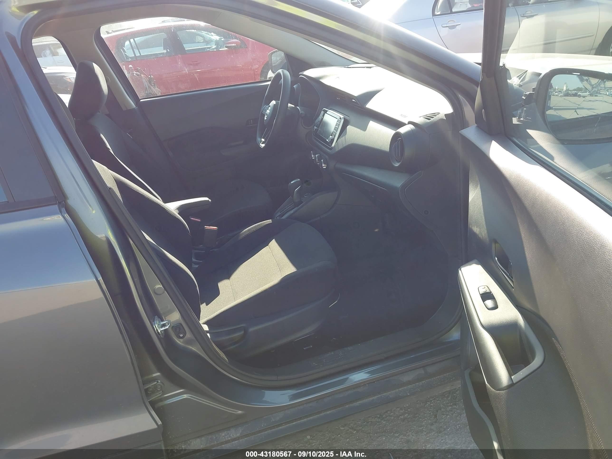 NISSAN KICKS image 5