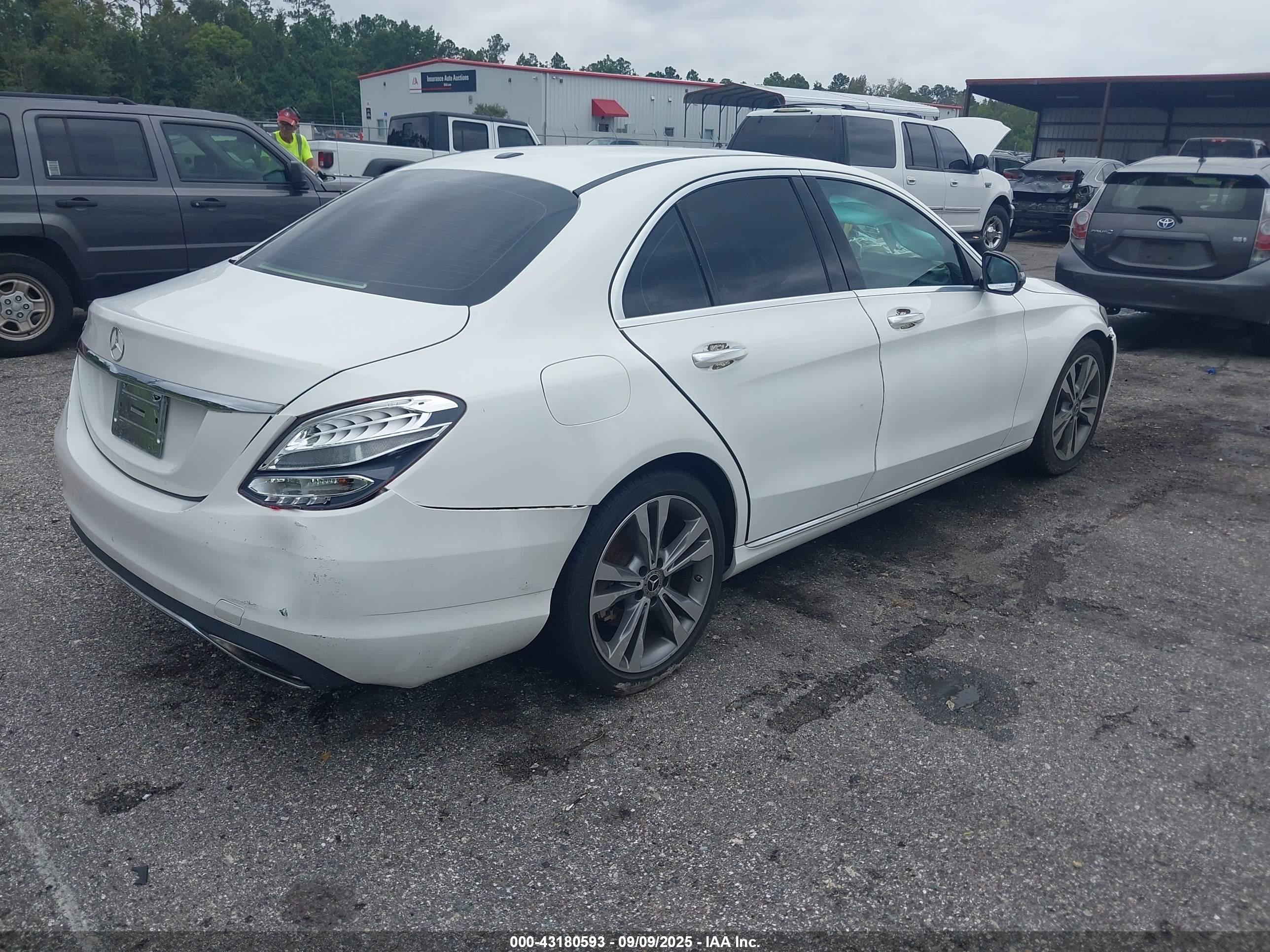 MERCEDES-BENZ C image 4