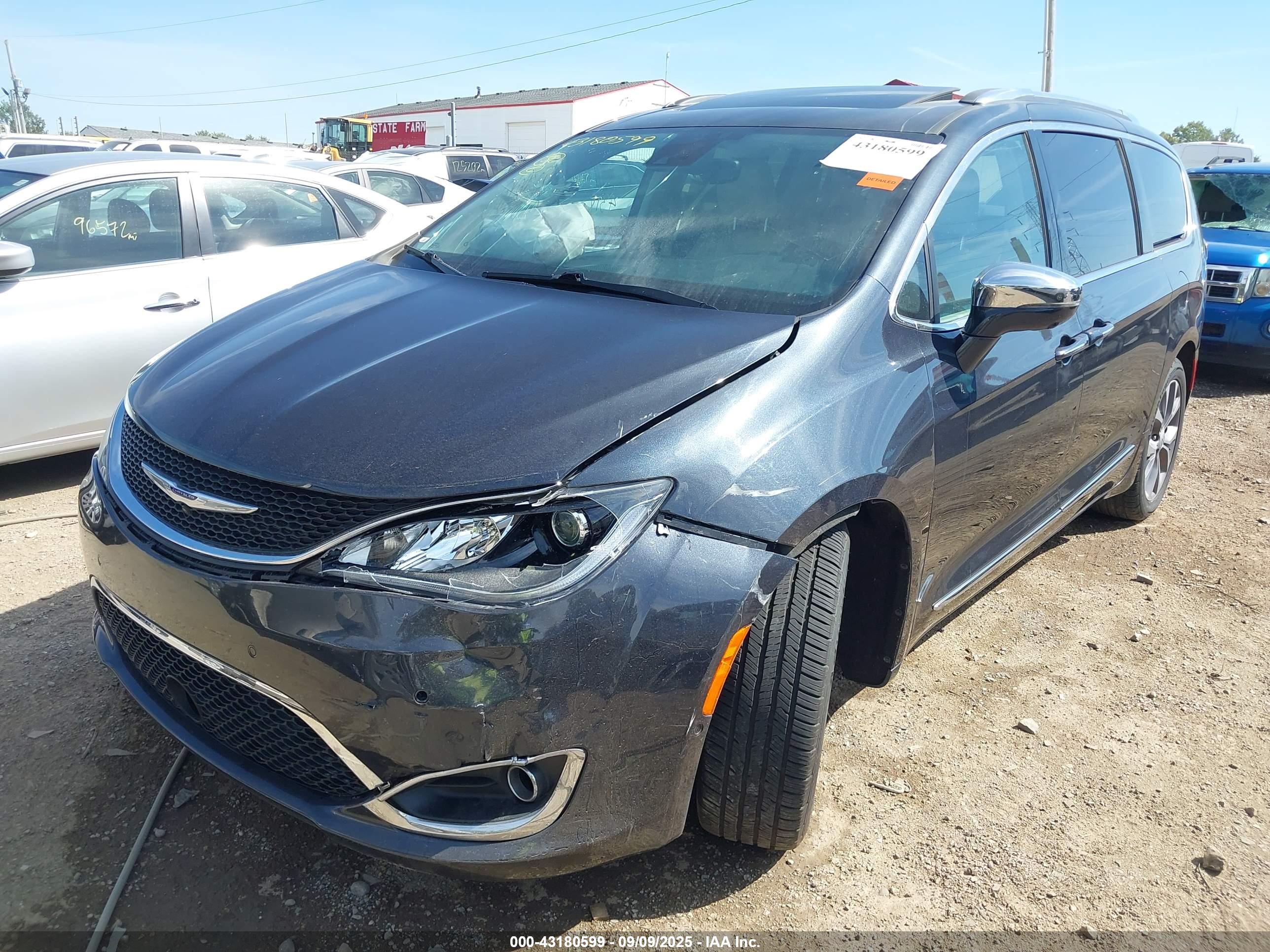 CHRYSLER PACIFICA image 2