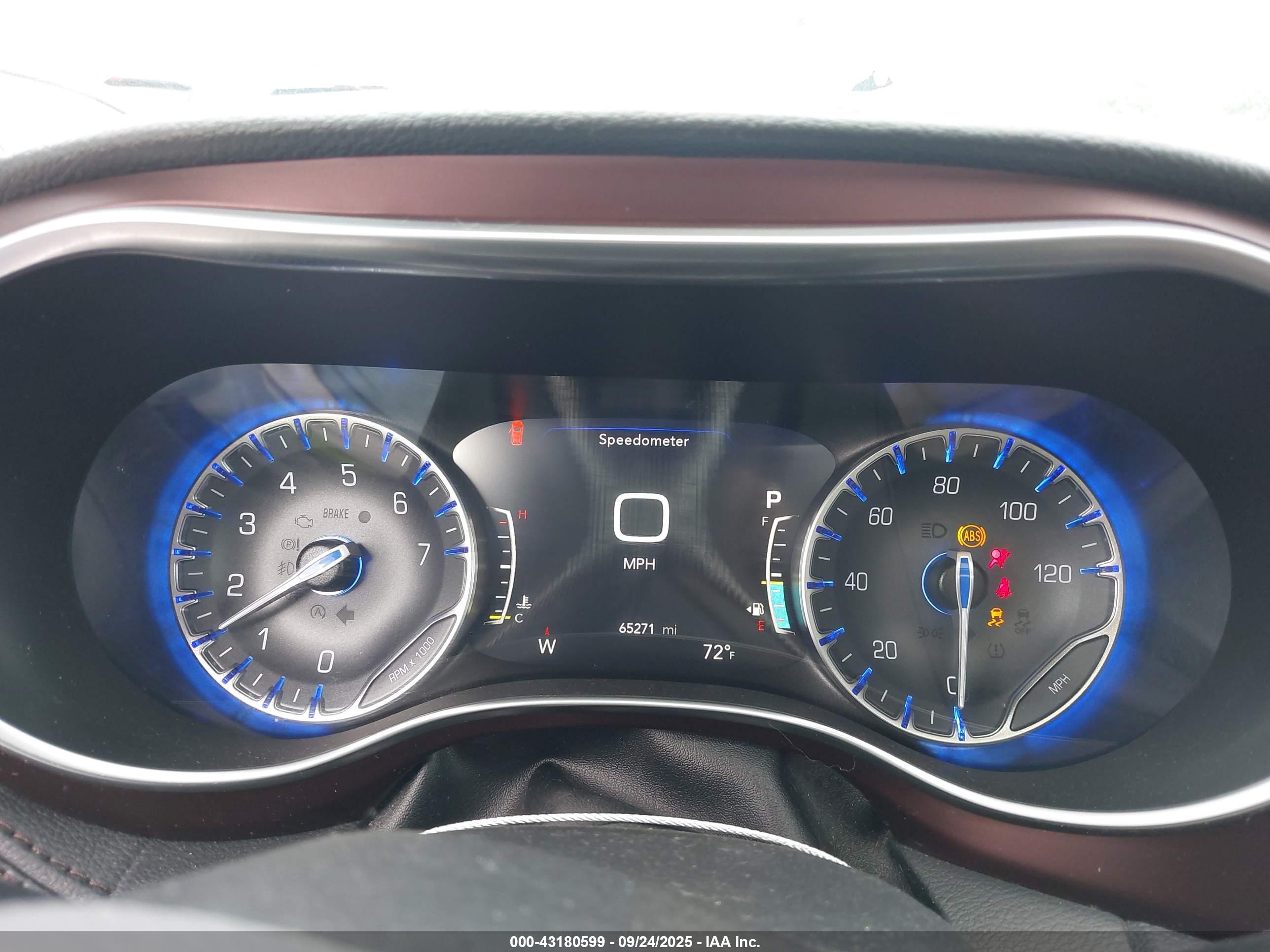 CHRYSLER PACIFICA image 7