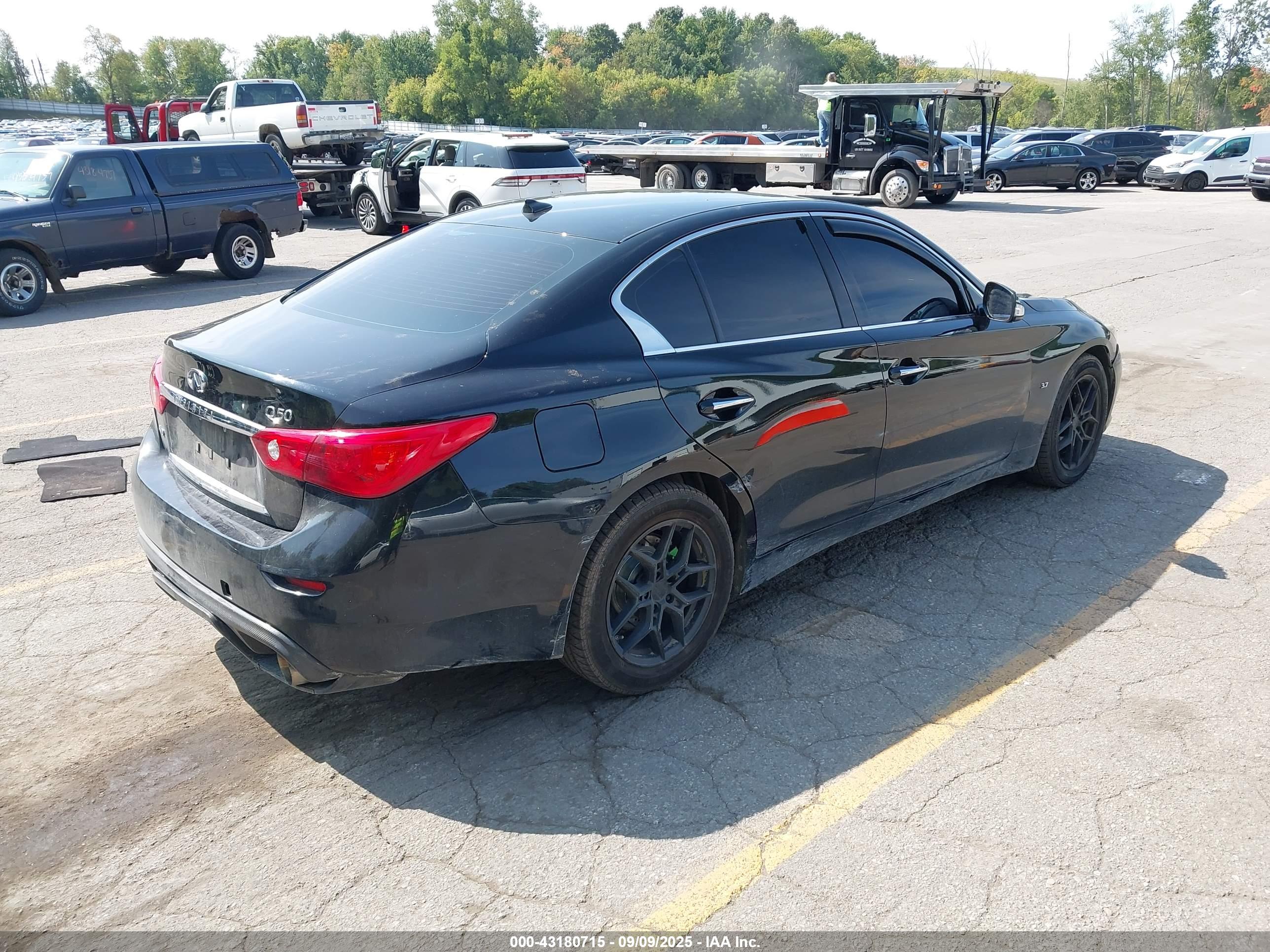 INFINITI Q50 image 4