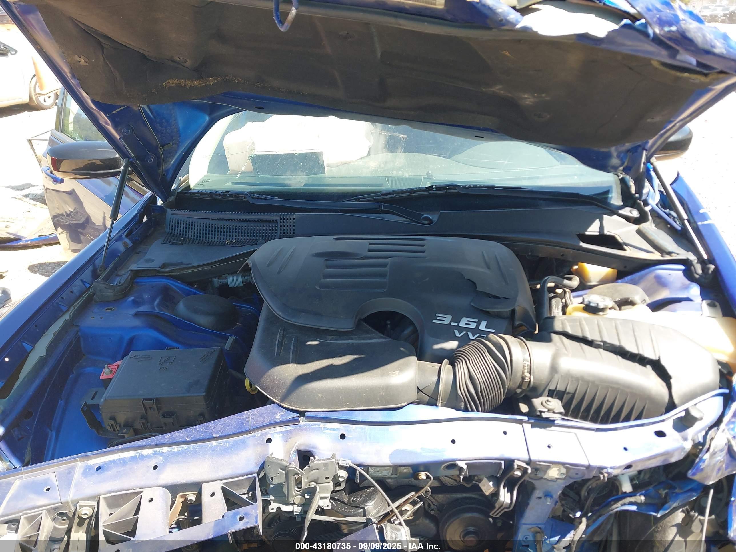 CHRYSLER 300 image 10