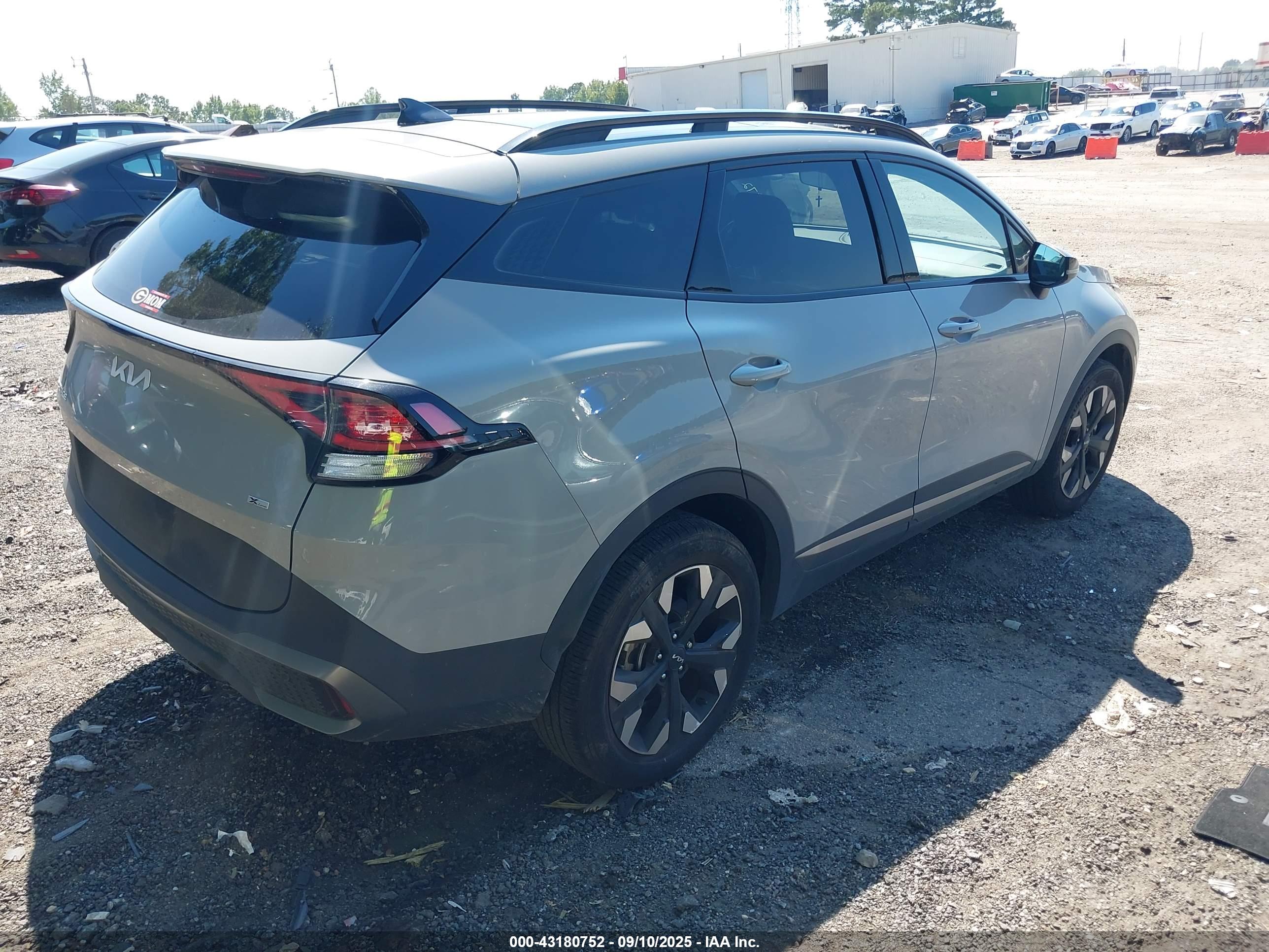KIA SPORTAGE image 4