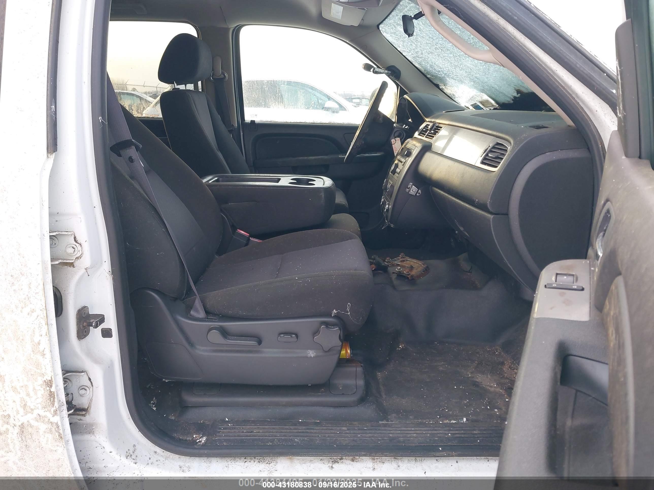 CHEVROLET TAHOE image 5